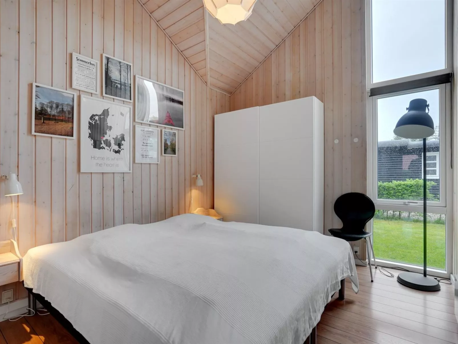 "Nine" - 200m from the sea-Binnen