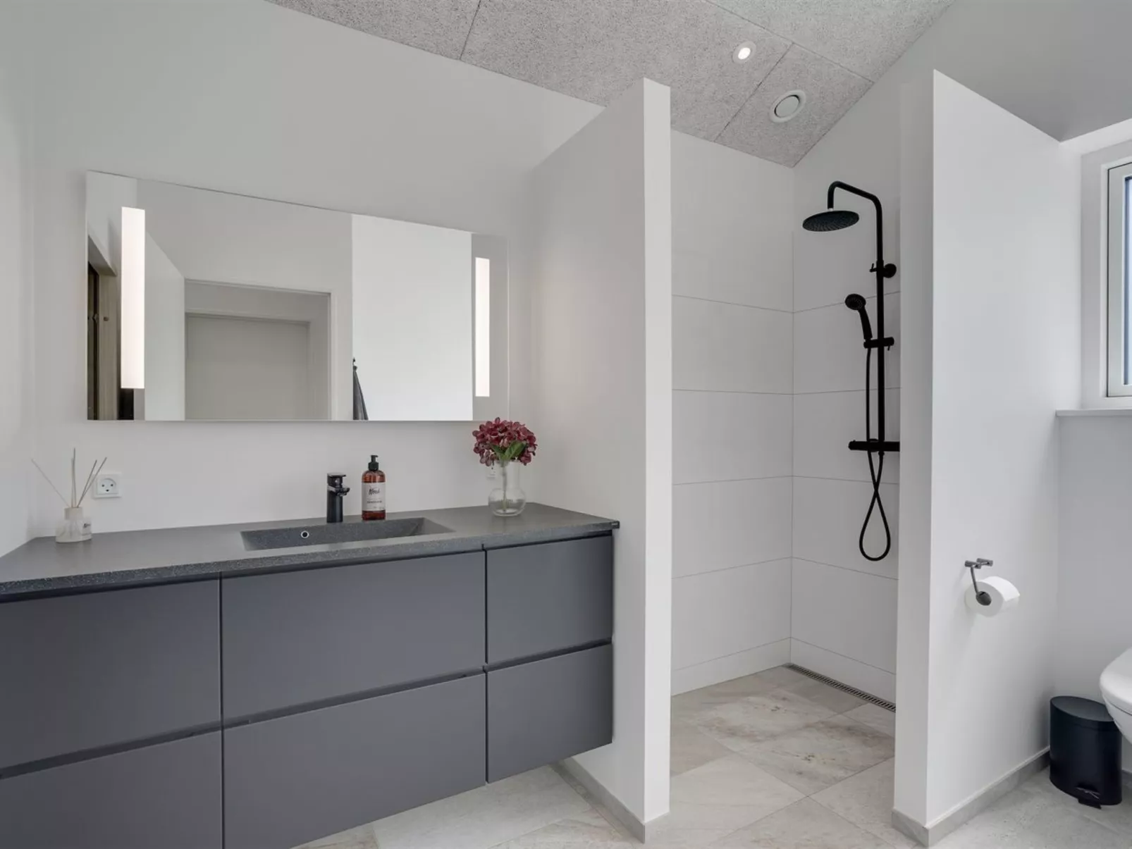 "Ambra" - 950m from the sea-Binnen