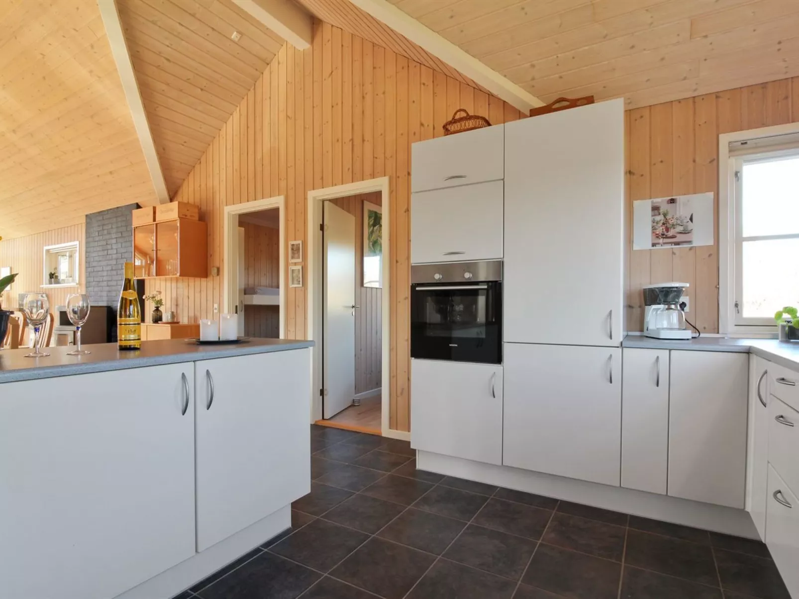 "Tilda" - 275m from the sea-Binnen