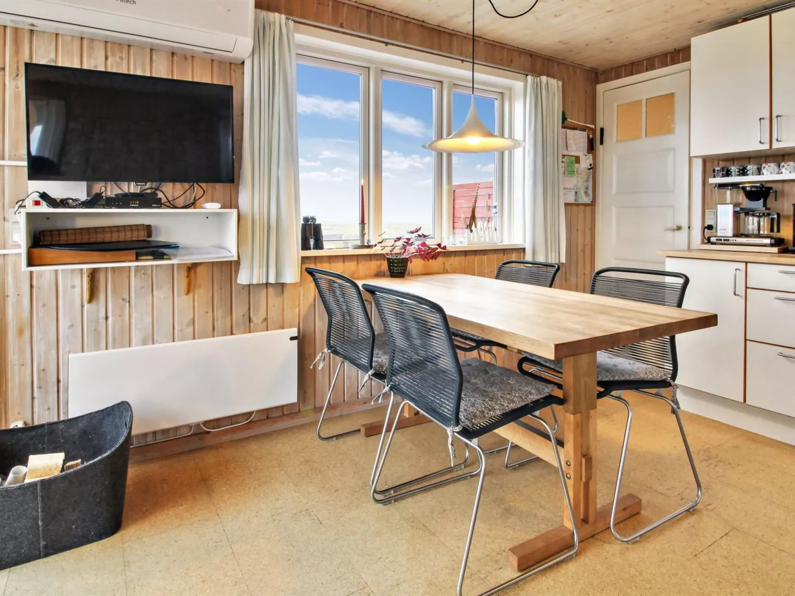 "Blomma" - 350m from the sea-Binnen