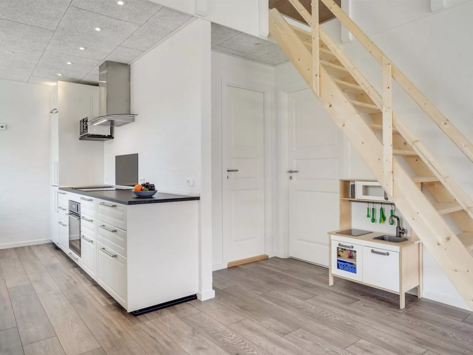 "Teodosij" - 1.1km from the sea-Binnen