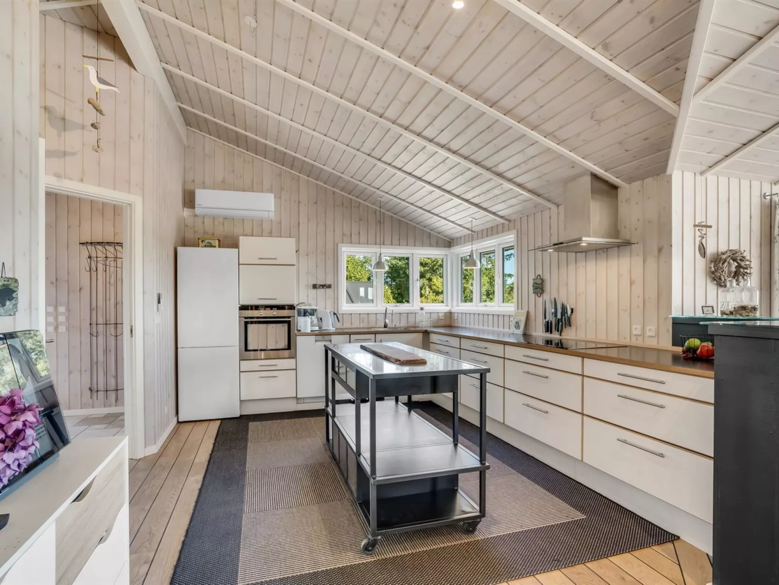 "Eljas" - 200m to the fjord-Binnen