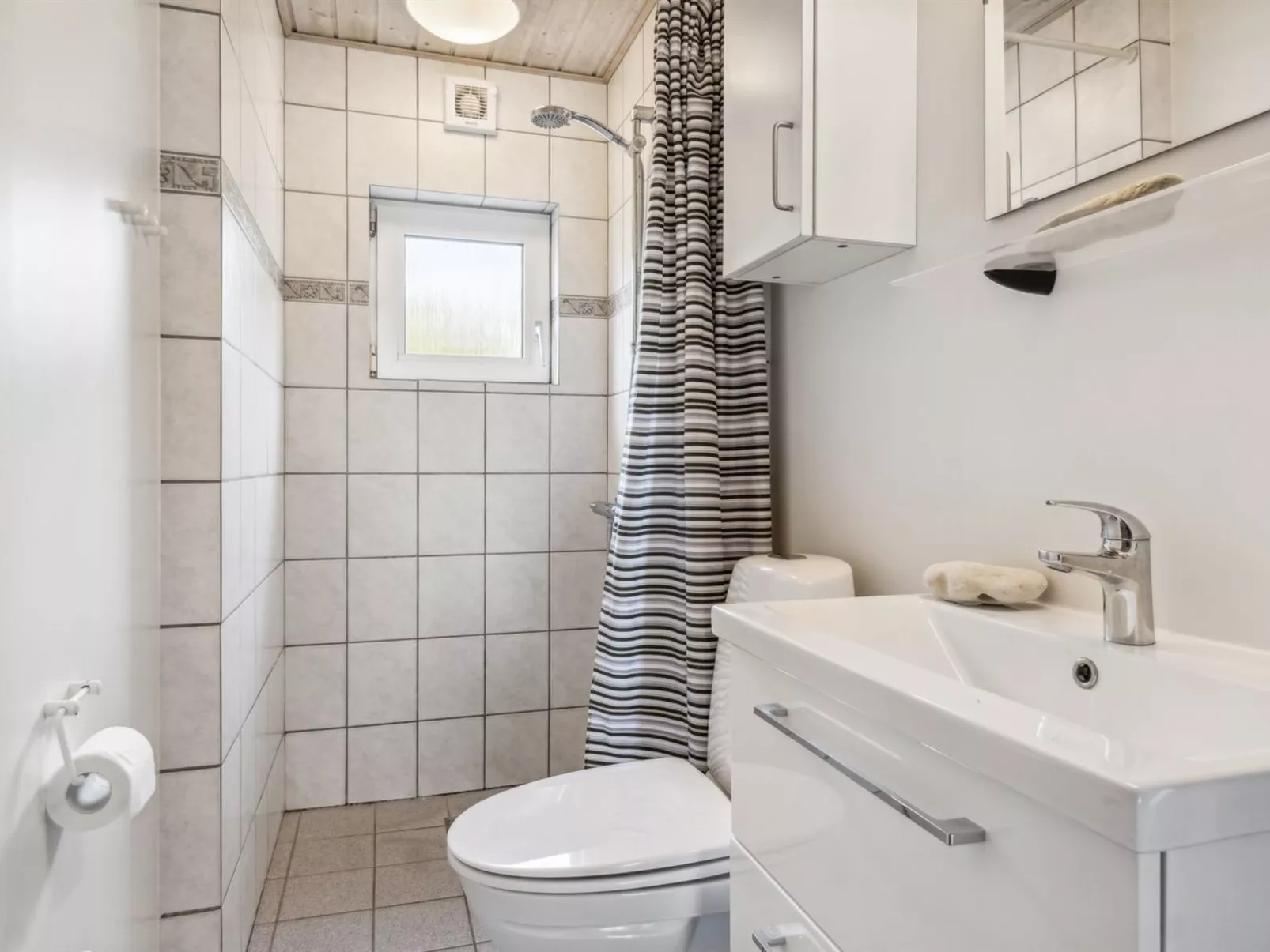 "Zoya" - 900m from the sea-Binnen