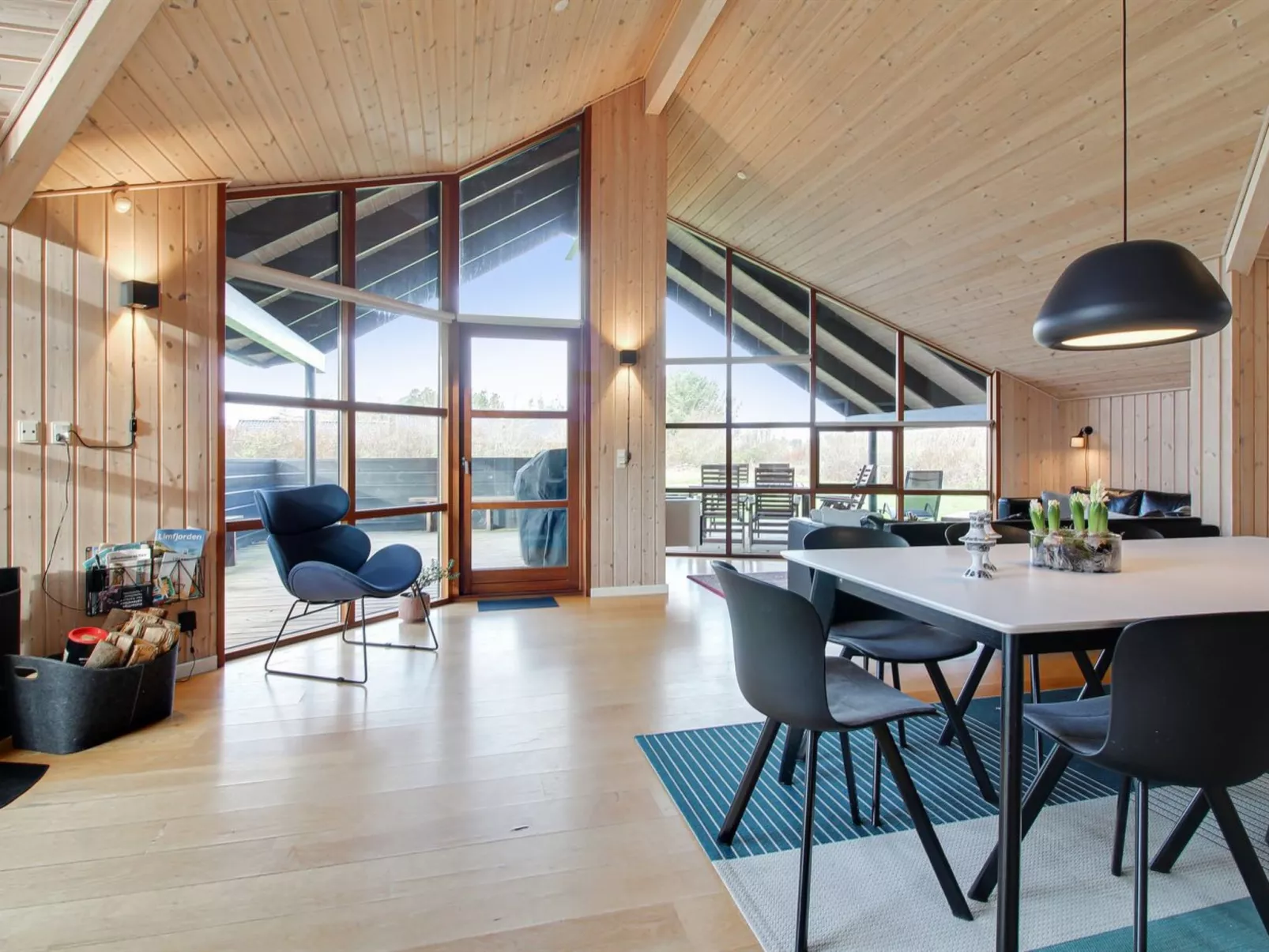 "Harri" - 850m from the sea-Binnen