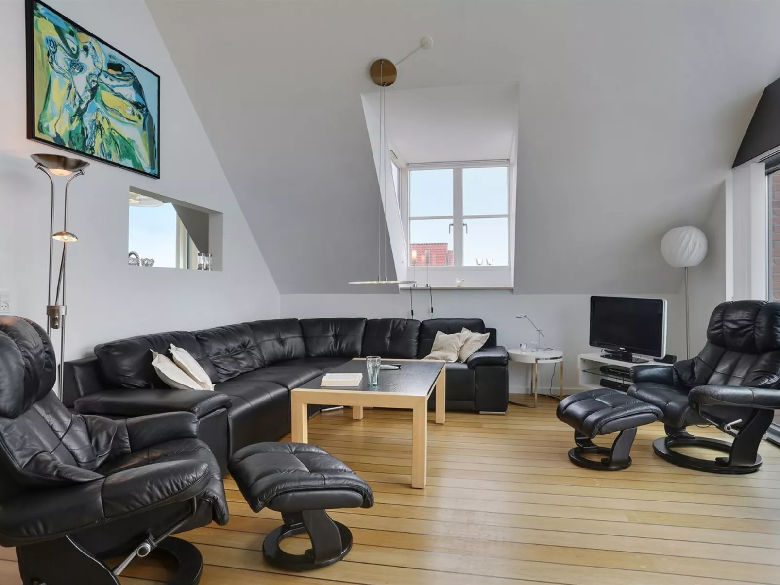 "Femme" - 15m from the sea-Binnen