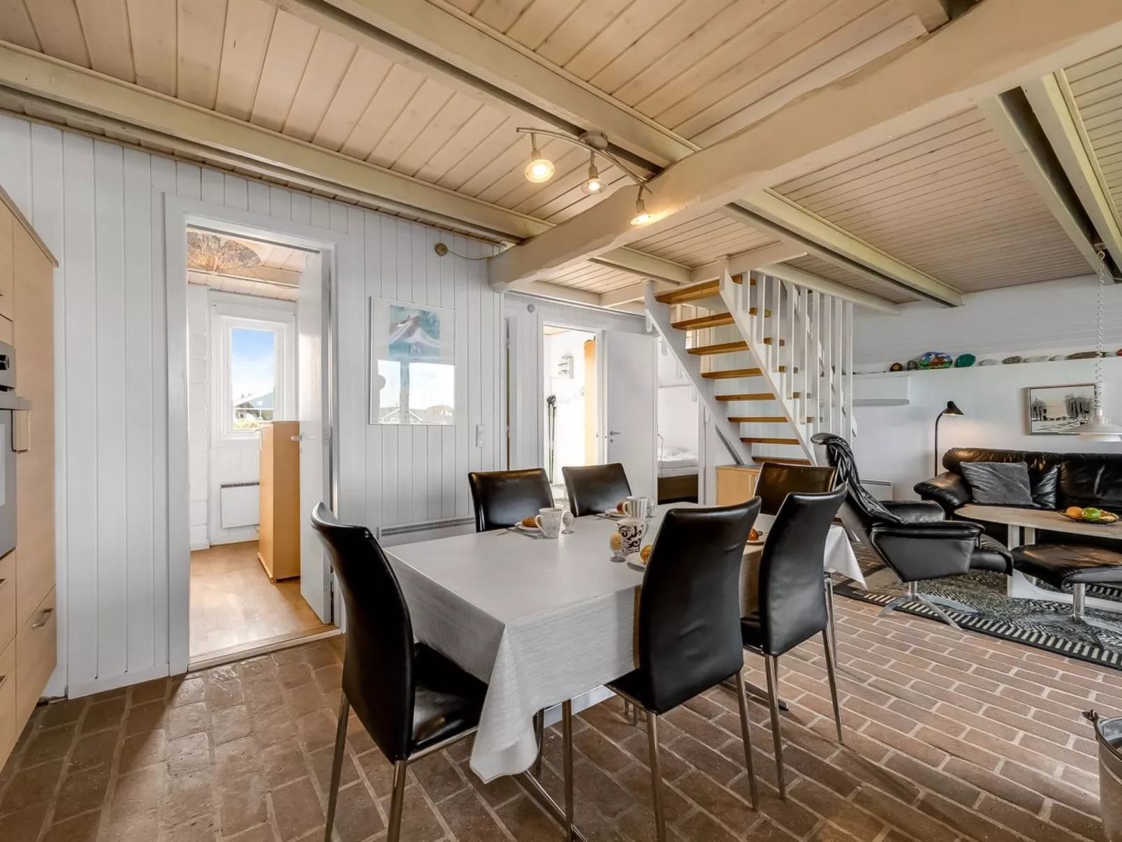 "Iines" - 200m from the sea-Binnen