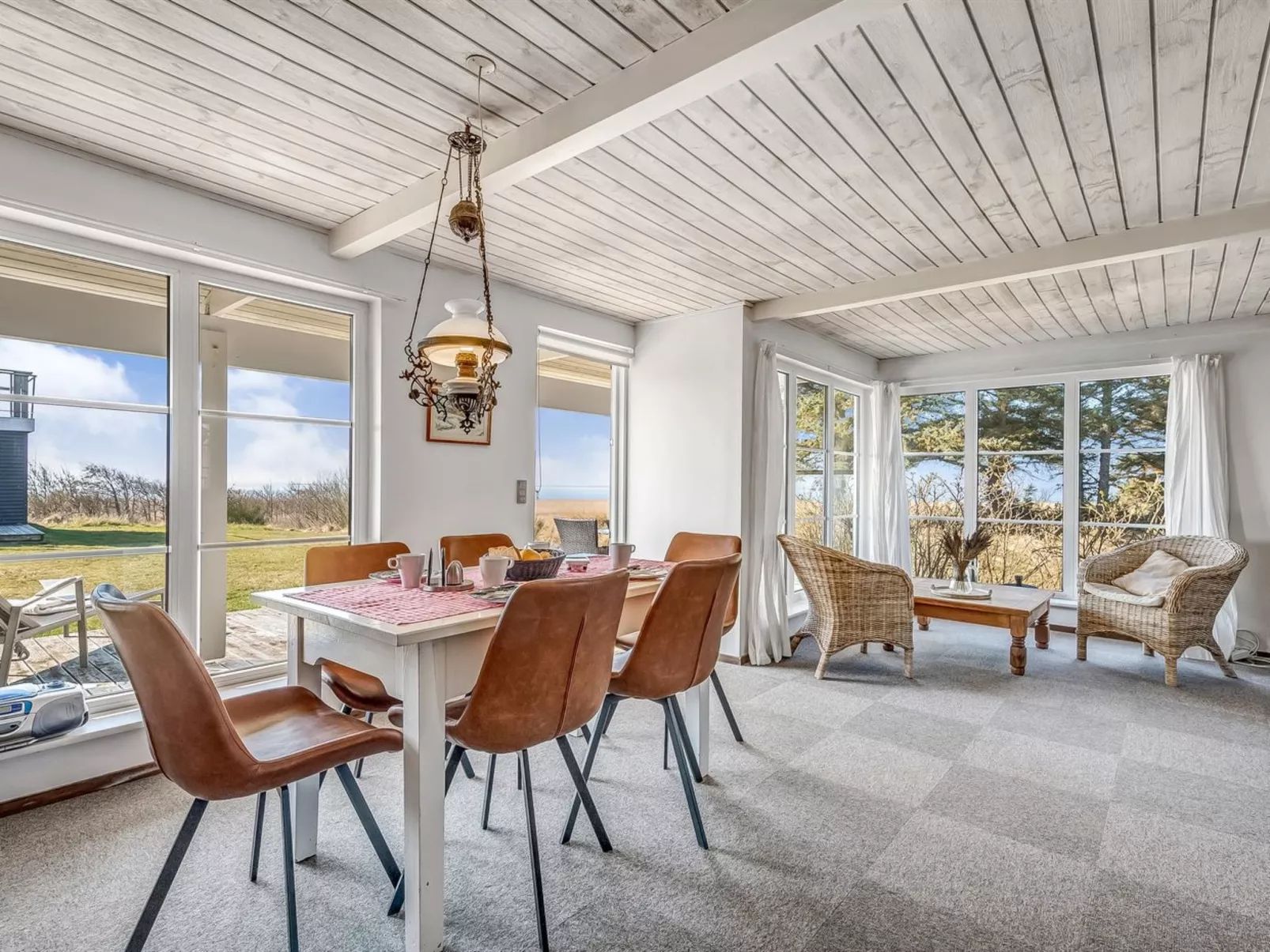 "Bjart" - 50m to the fjord-Binnen