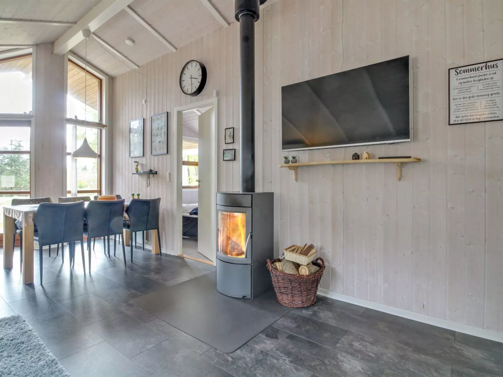 "Arvi" - 30km from the sea-Binnen