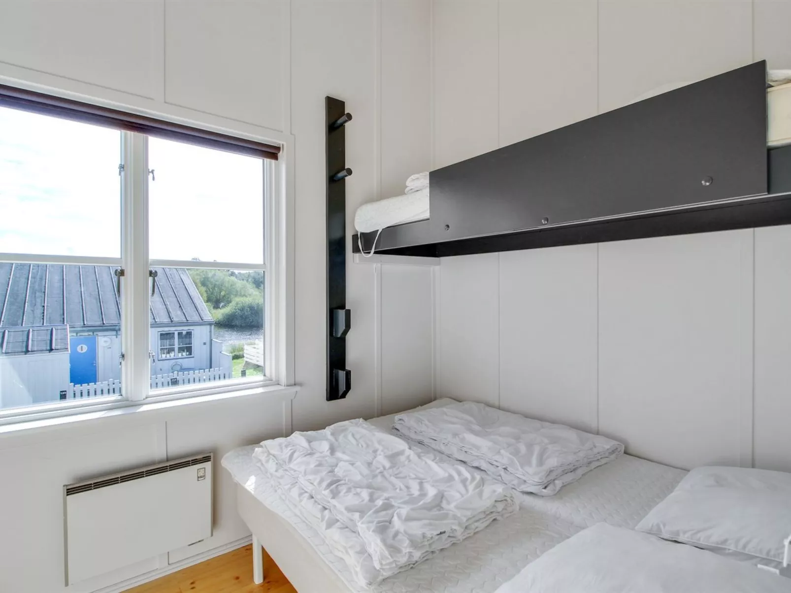 "Nalle" - 5m from the sea-Binnen