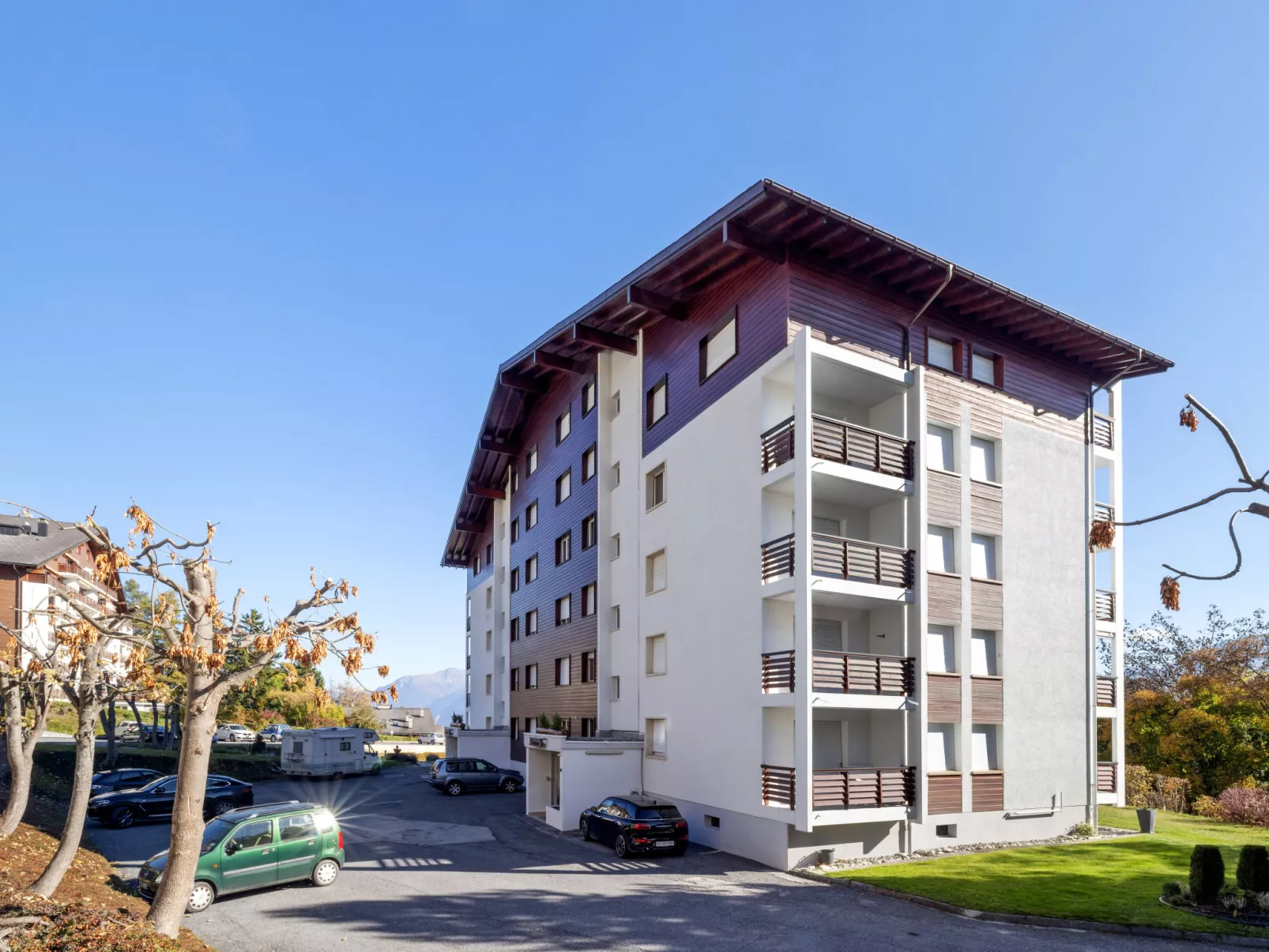 Armorial Est 72-Buiten