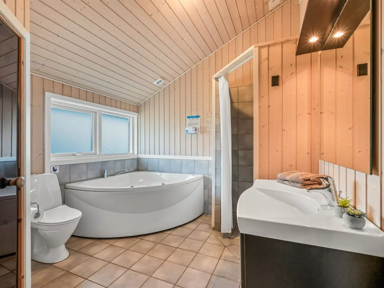 "Dagny" - 300m from the sea-Binnen