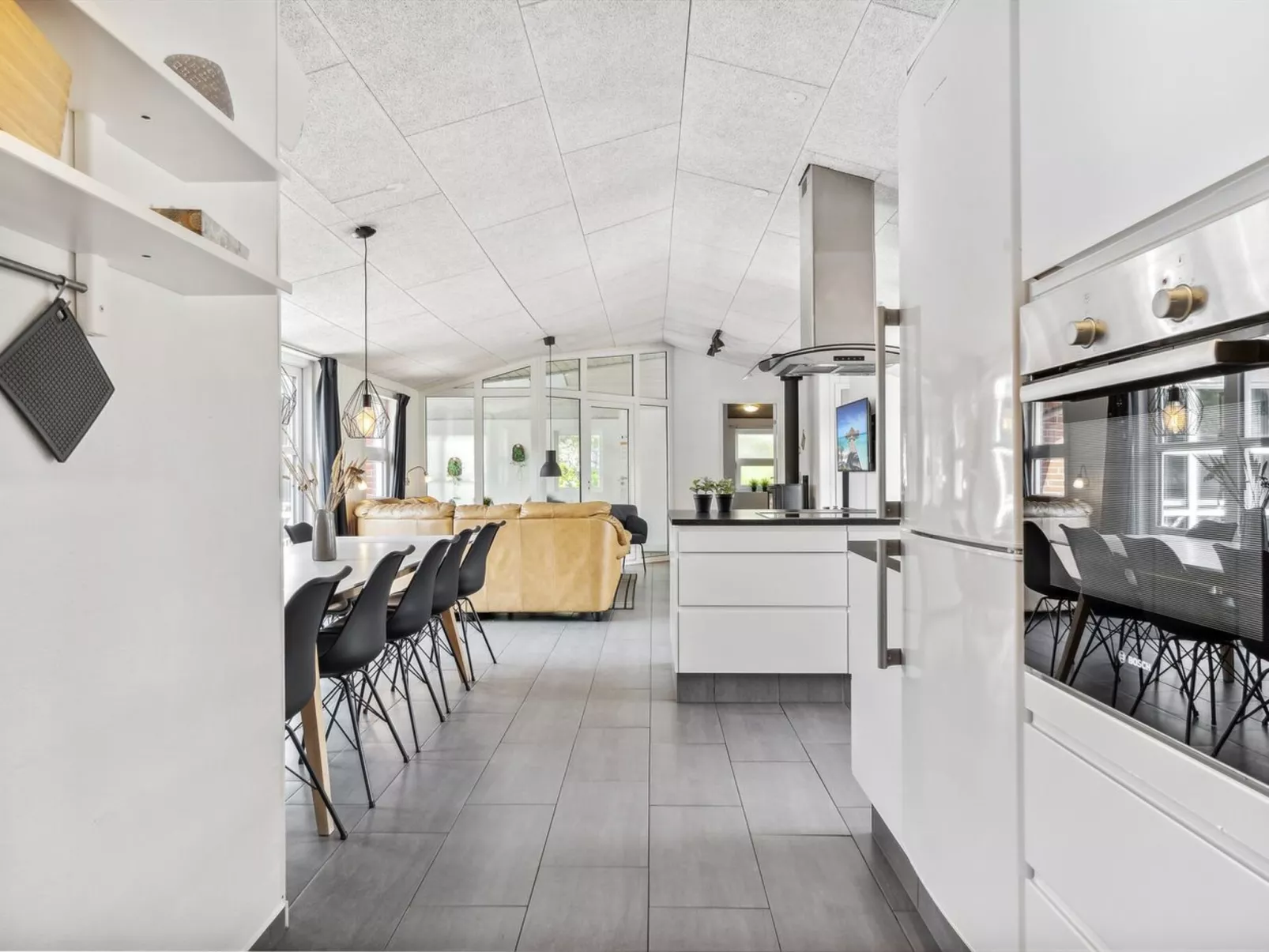 "Jonke" - 800m from the sea-Binnen