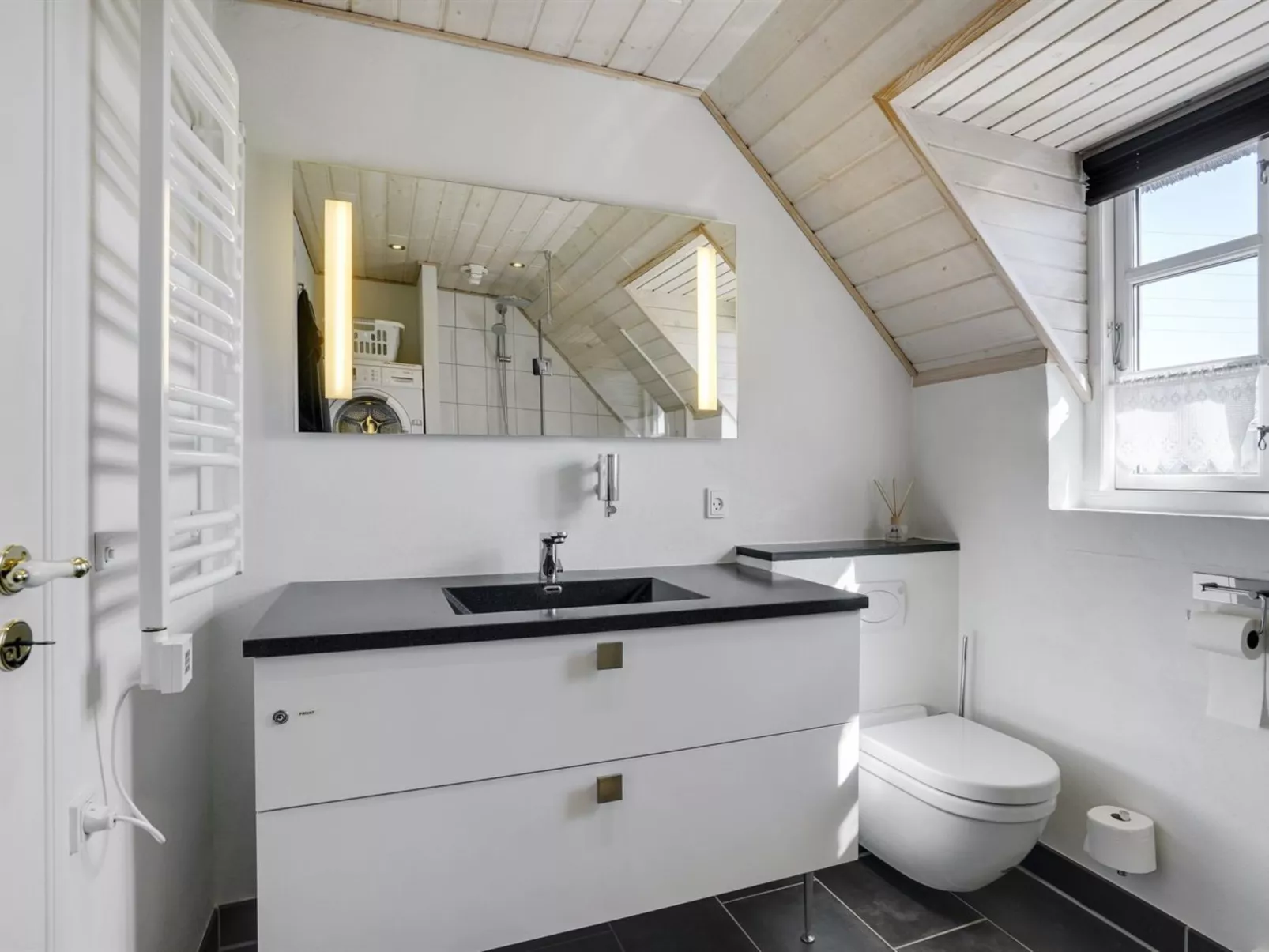 "Lavina" - 950m from the sea-Binnen