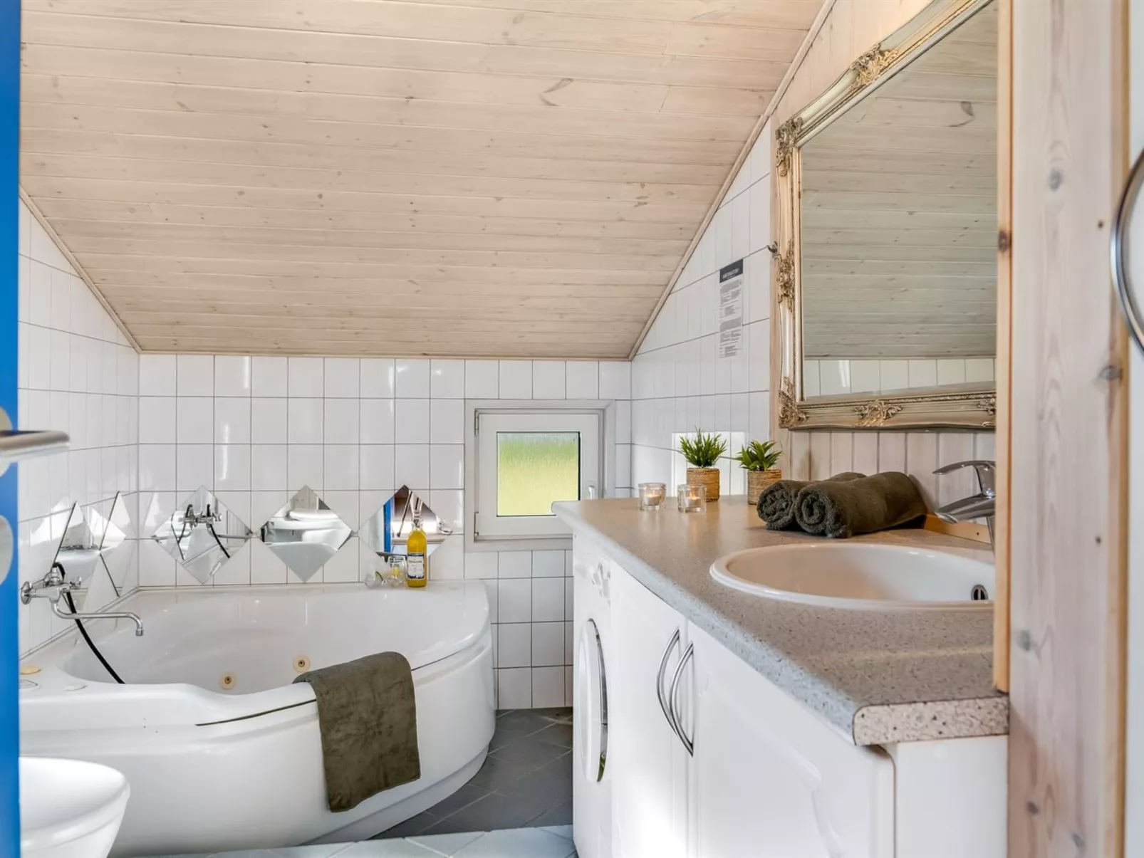 "Ralf" - 300m from the sea-Binnen