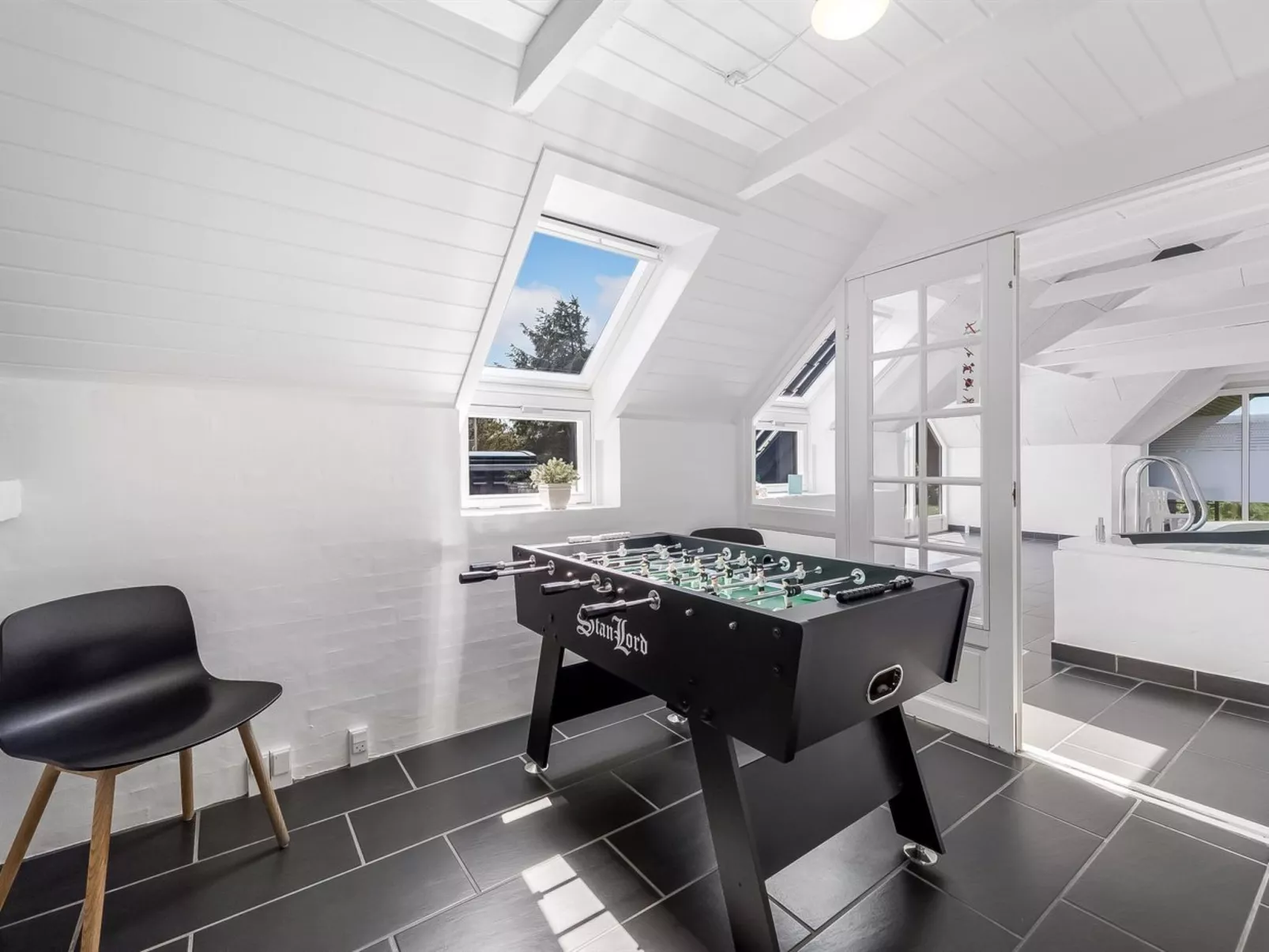 "Lidija" - 850m from the sea-Binnen