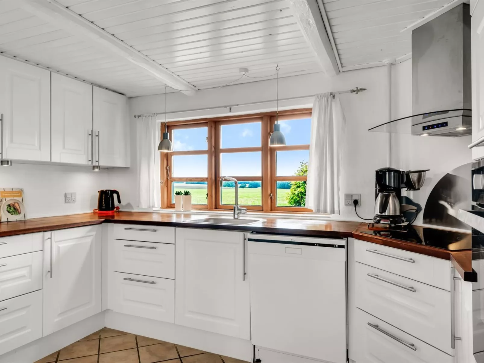 "Aliza" - 300m to the fjord-Binnen