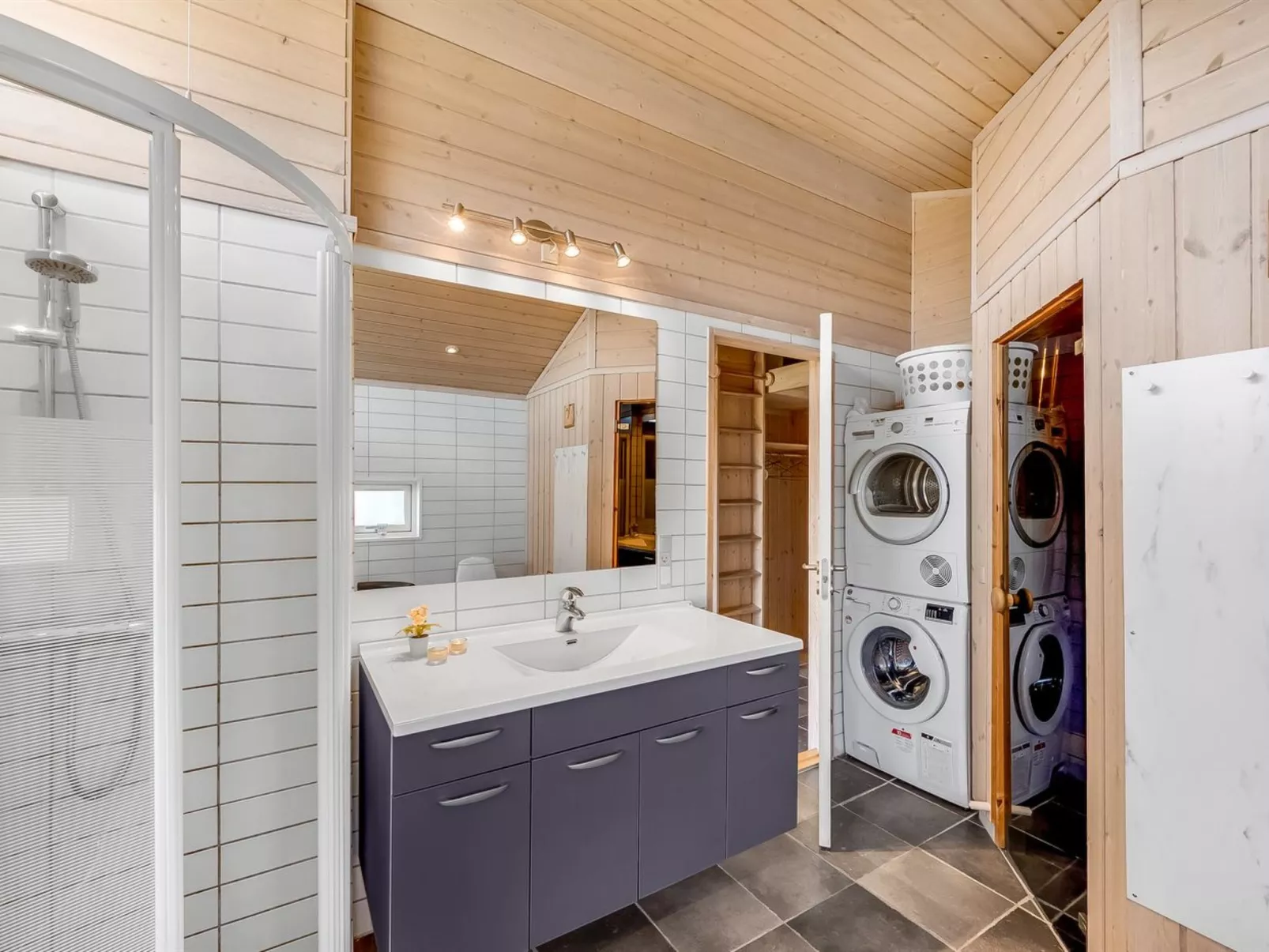 "Floriana" - 650m from the sea-Binnen