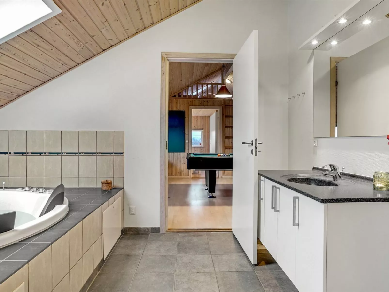 "Mattis" - 650m from the sea-Binnen