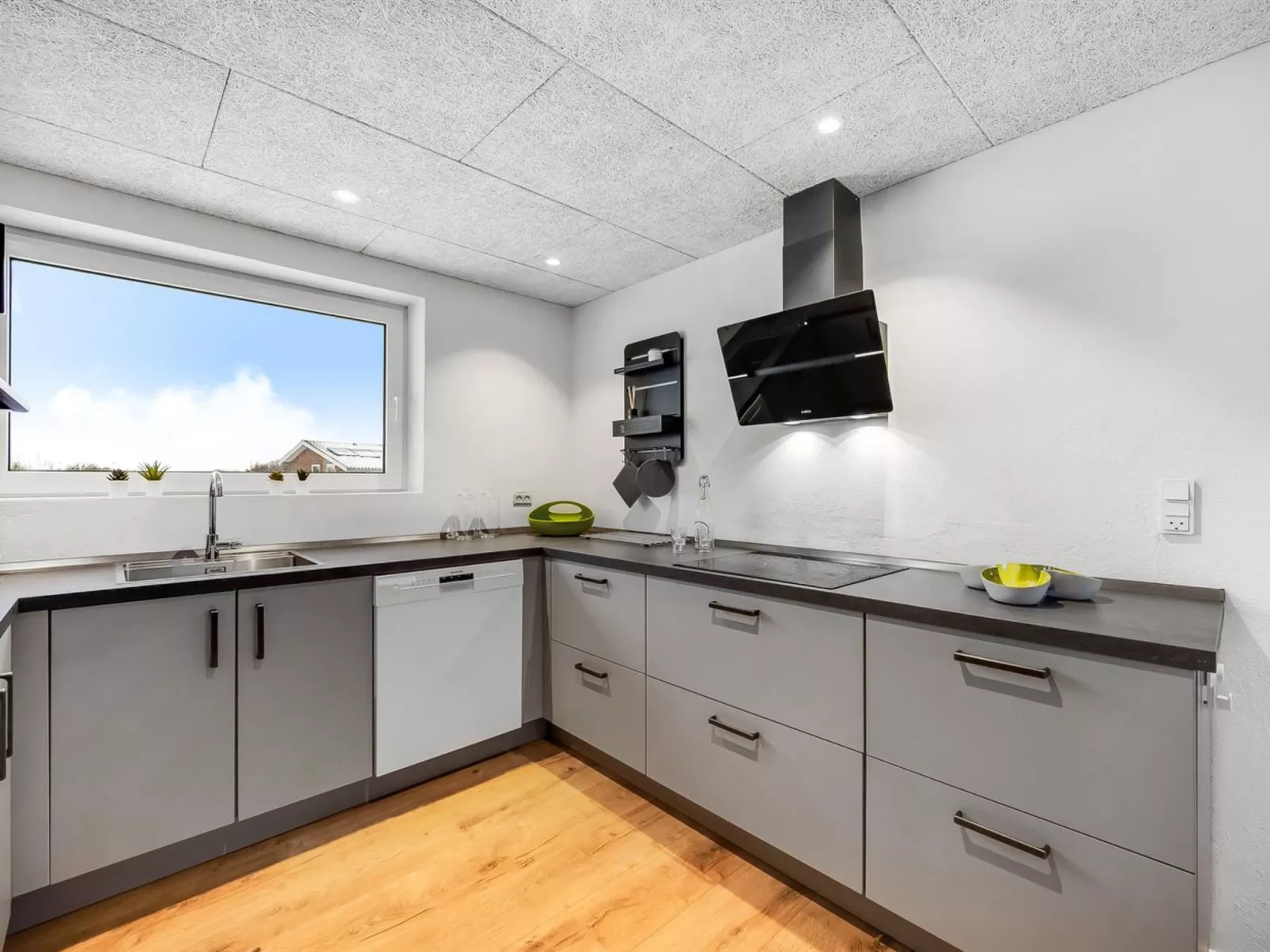 "Sissan" - 900m from the sea-Binnen