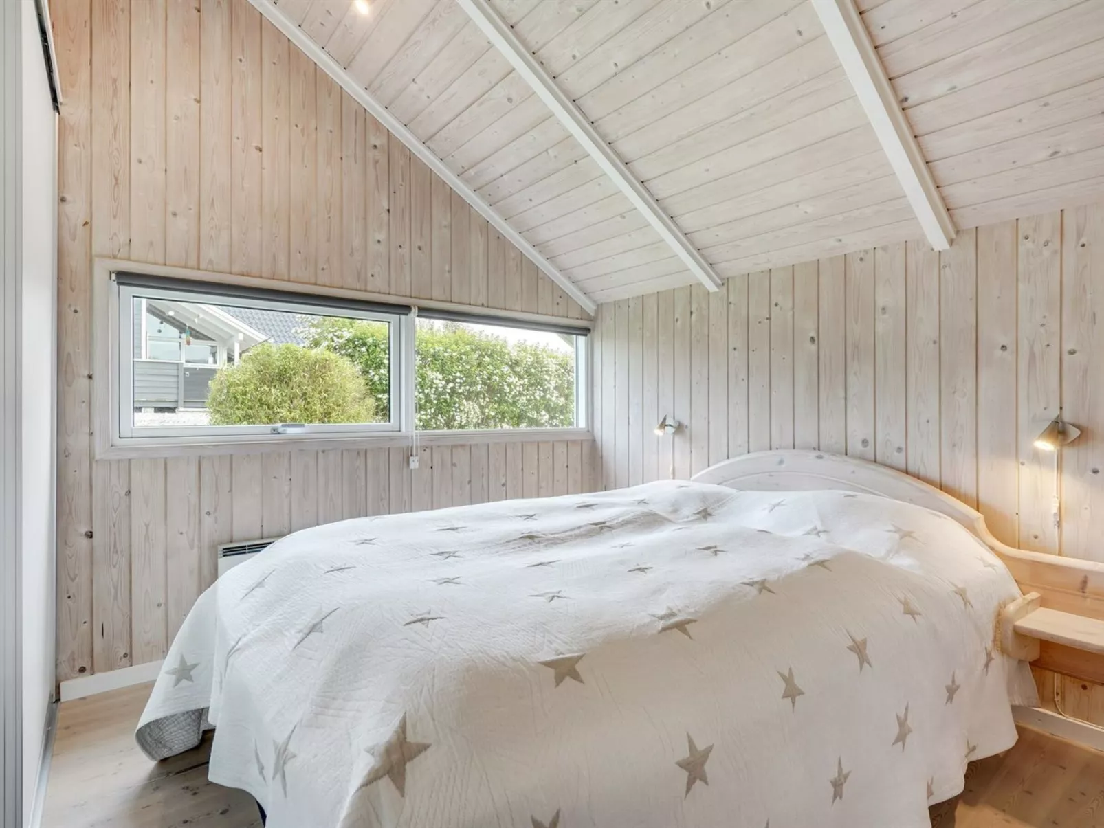 "Annvy" - 200m from the sea-Binnen