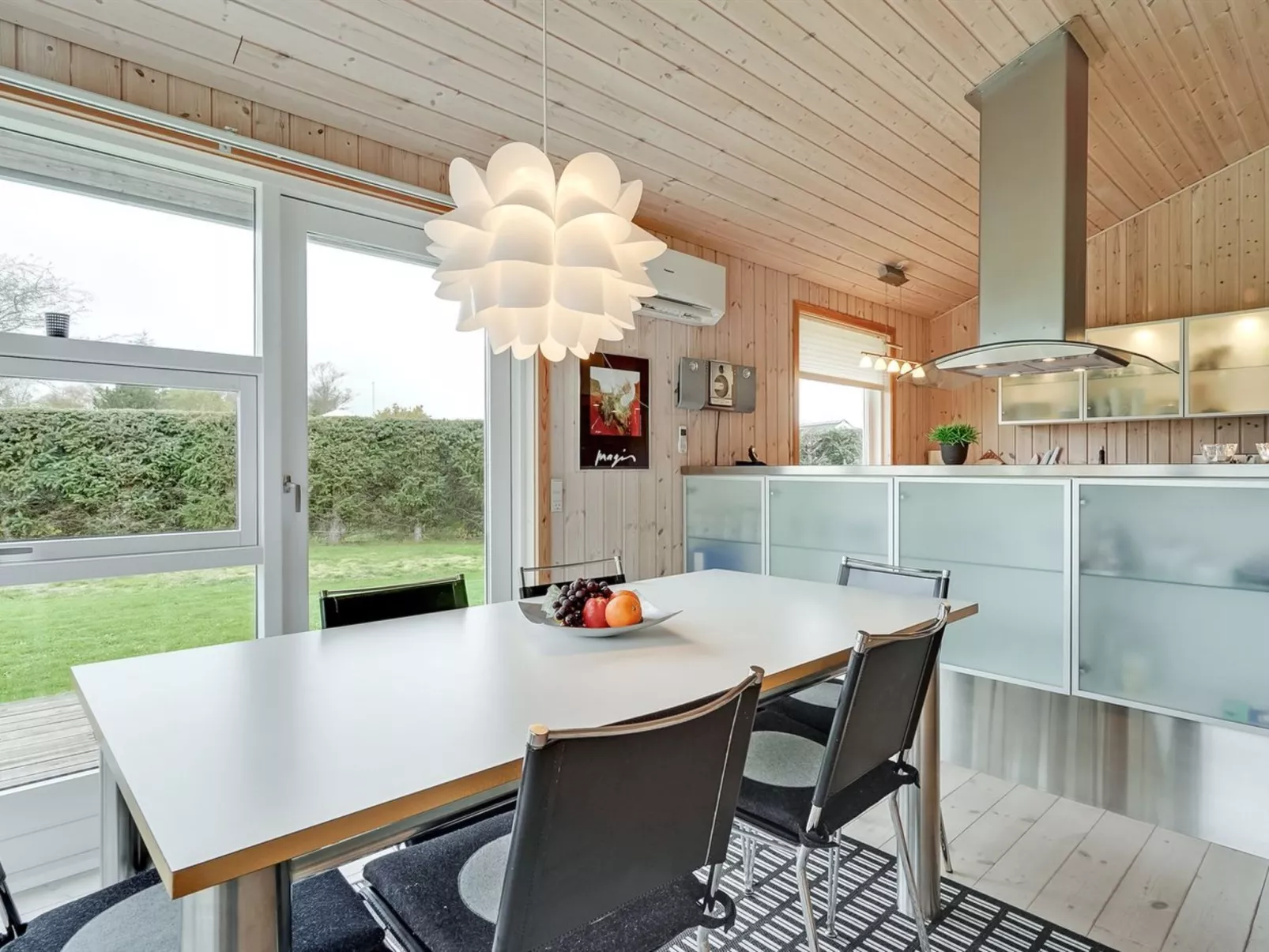 "Tayler" - 1.8km from the sea-Binnen