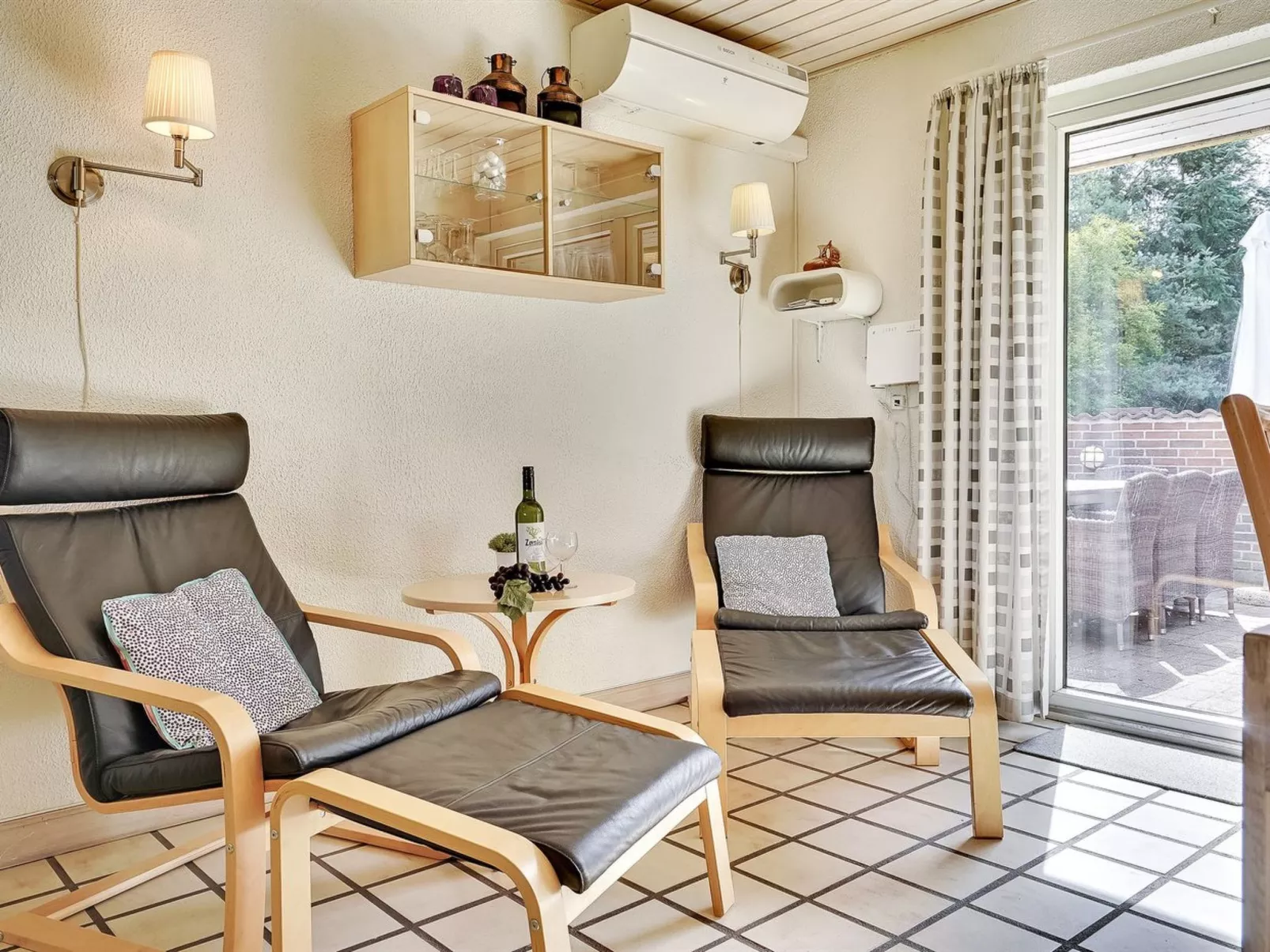 "Aurelia" - 500m to the fjord-Binnen