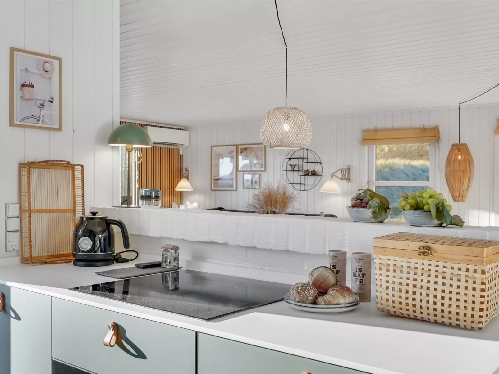 "Assa" -  from the sea-Binnen