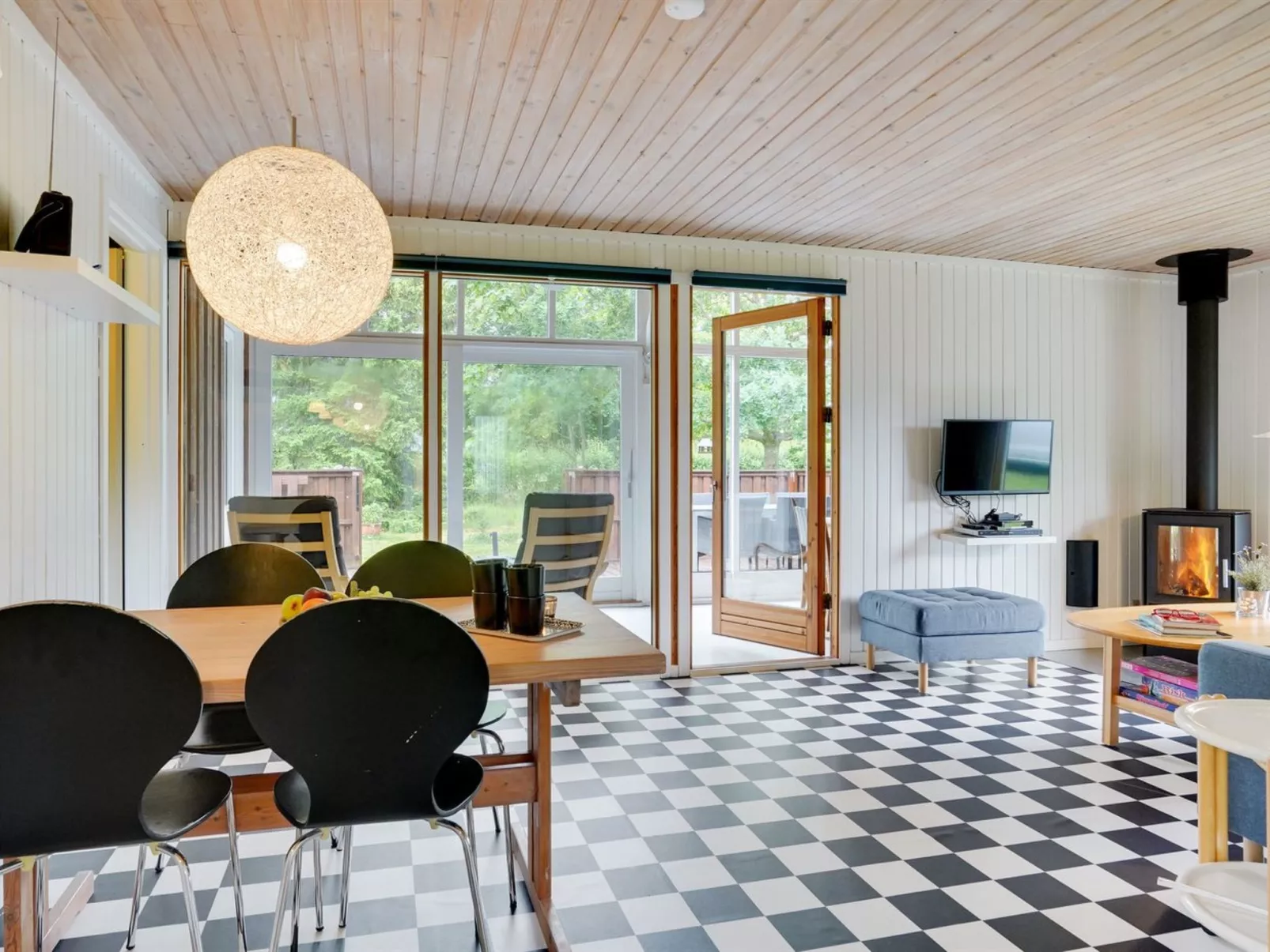 "Soraya" - 700m to the fjord-Binnen