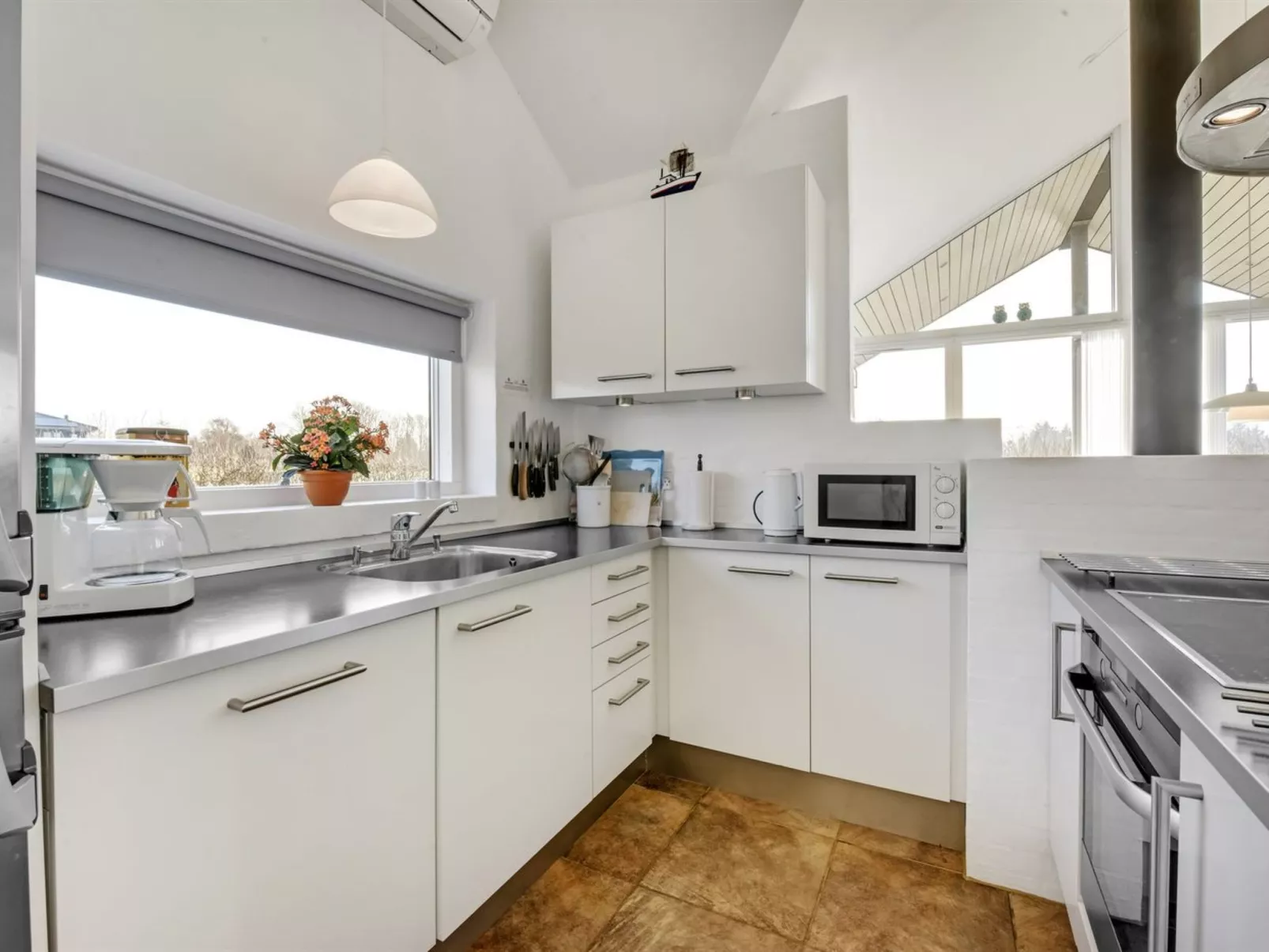 "Donka" - 300m to the fjord-Binnen