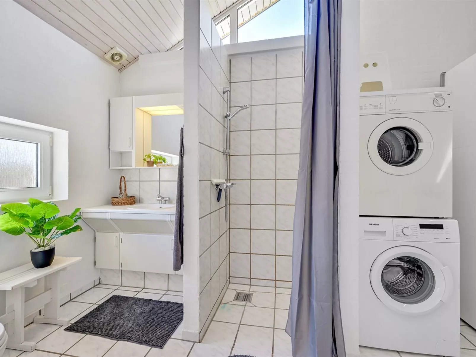 "Faina" - 100m from the sea-Binnen