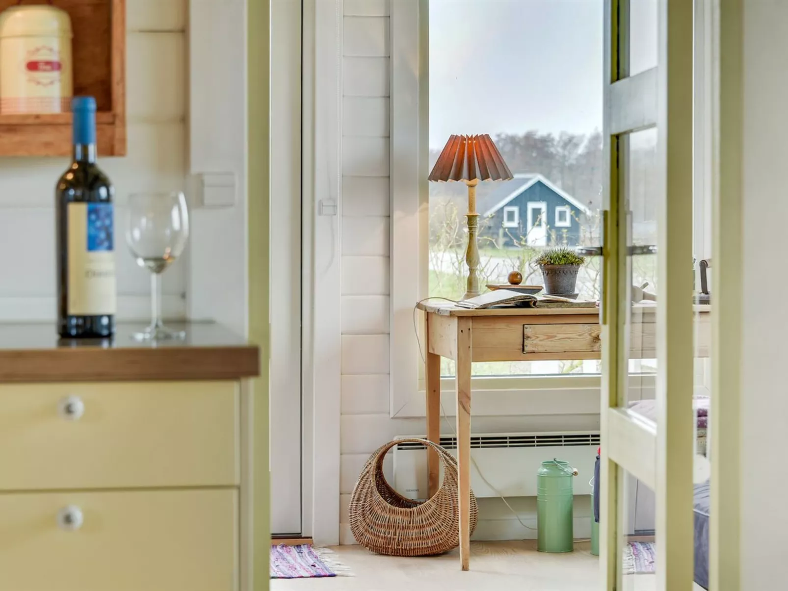 "Ylvie" - 150m from the sea-Binnen