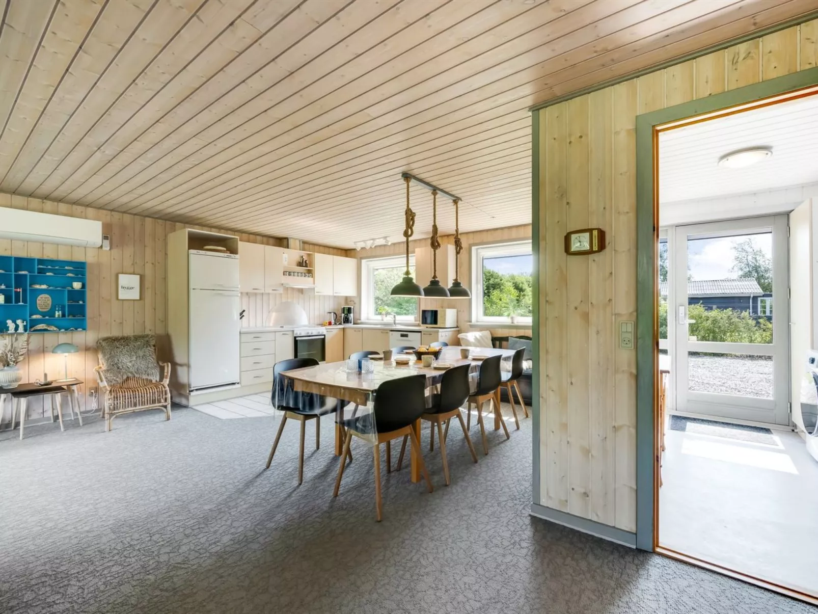 "Knag" - 800m to the fjord-Binnen