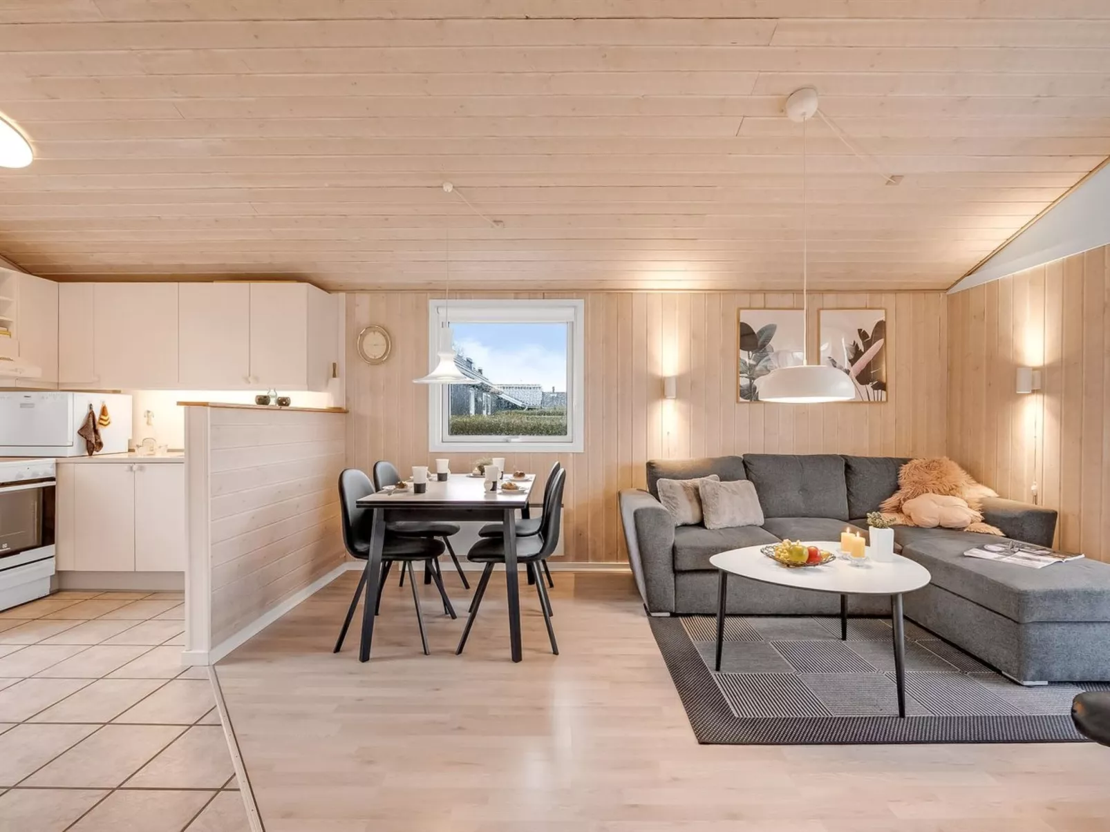 "Marten" - 1.2km to the fjord-Binnen