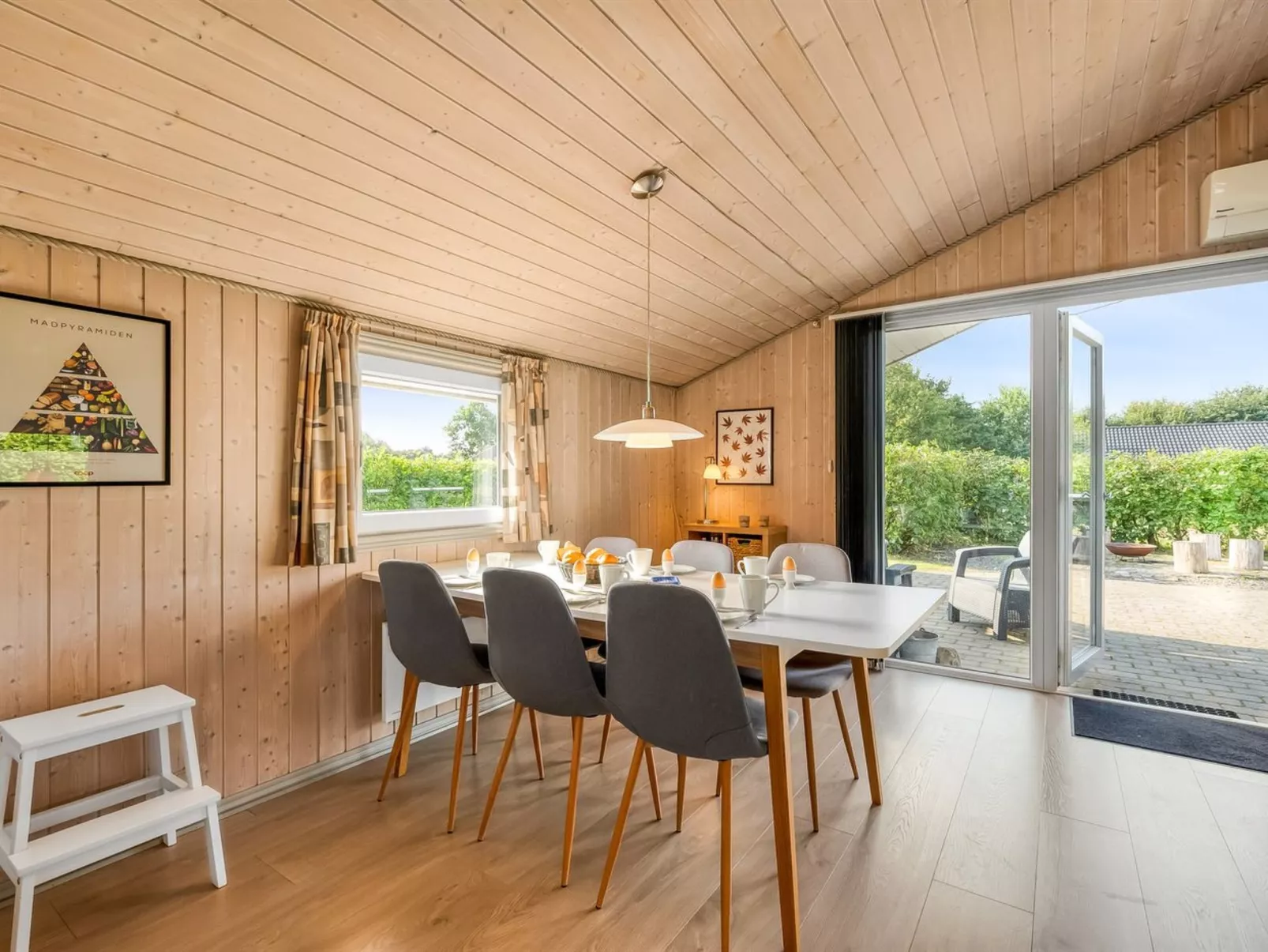 "Robertha" - 800m to the fjord-Binnen