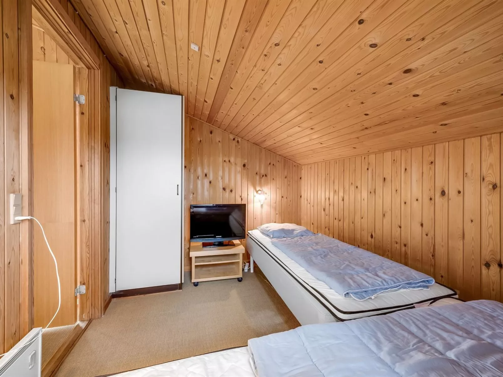 "Tanea" - 700m to the fjord-Binnen