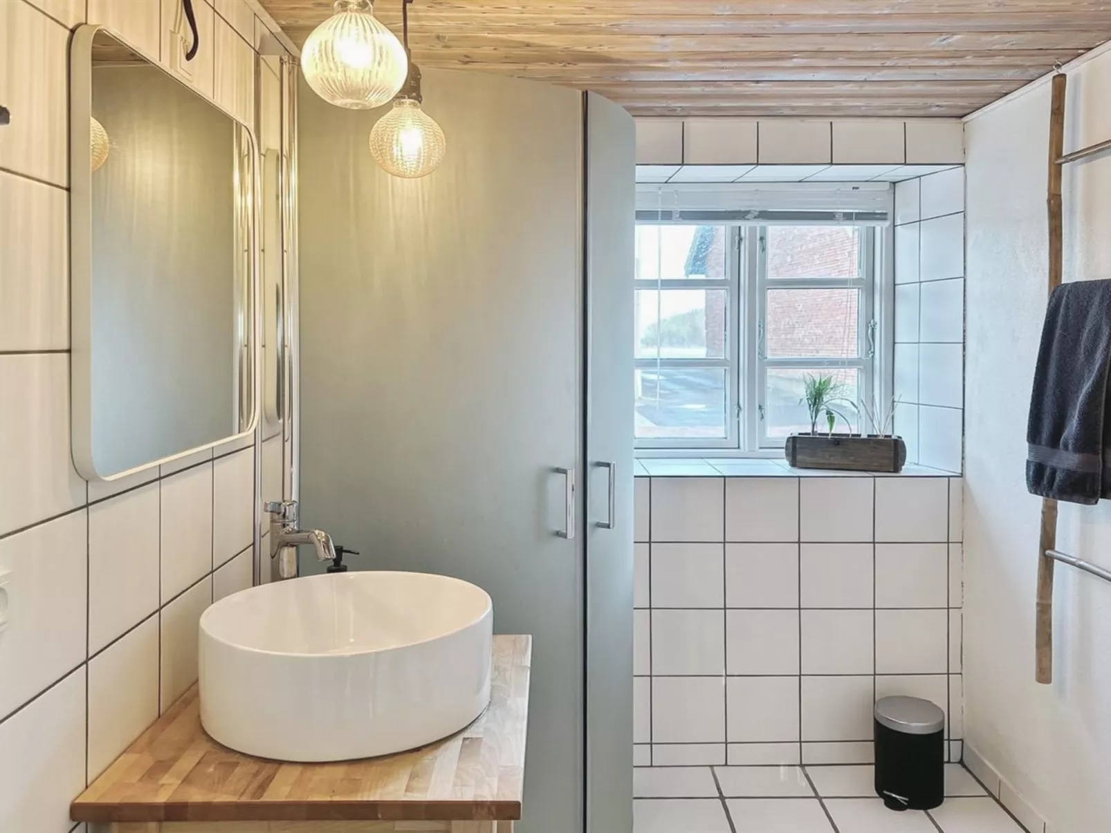 "Maelle" - 25km from the sea-Binnen