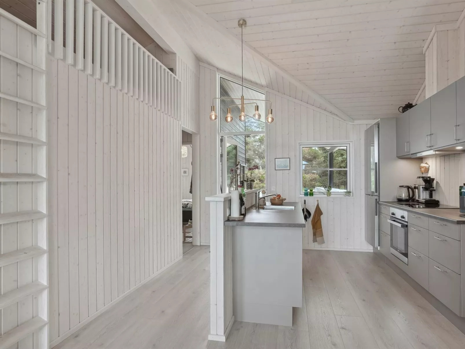 "Annvy" - 400m from the sea-Binnen