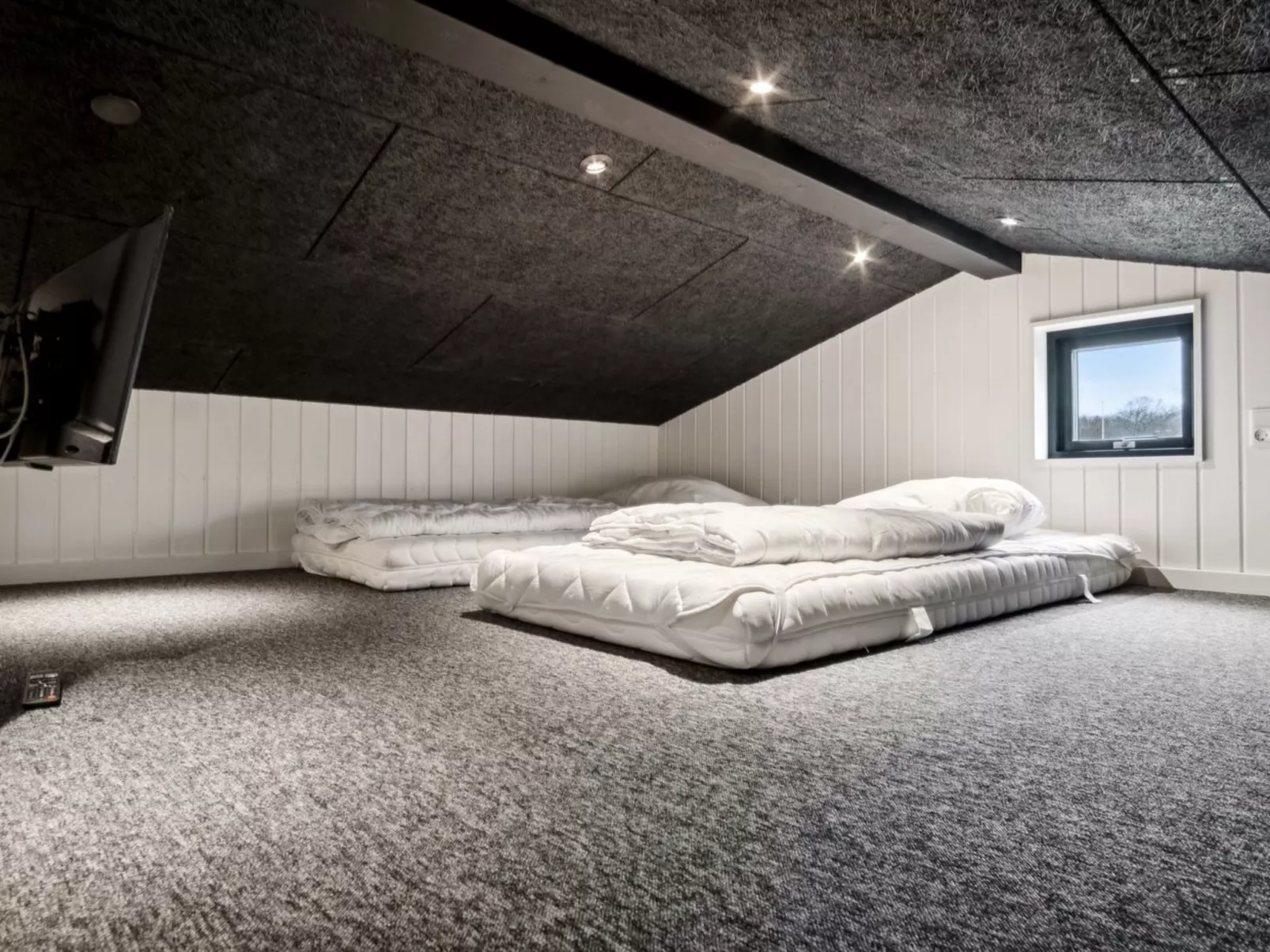 "Jul" - 300m from the sea-Binnen