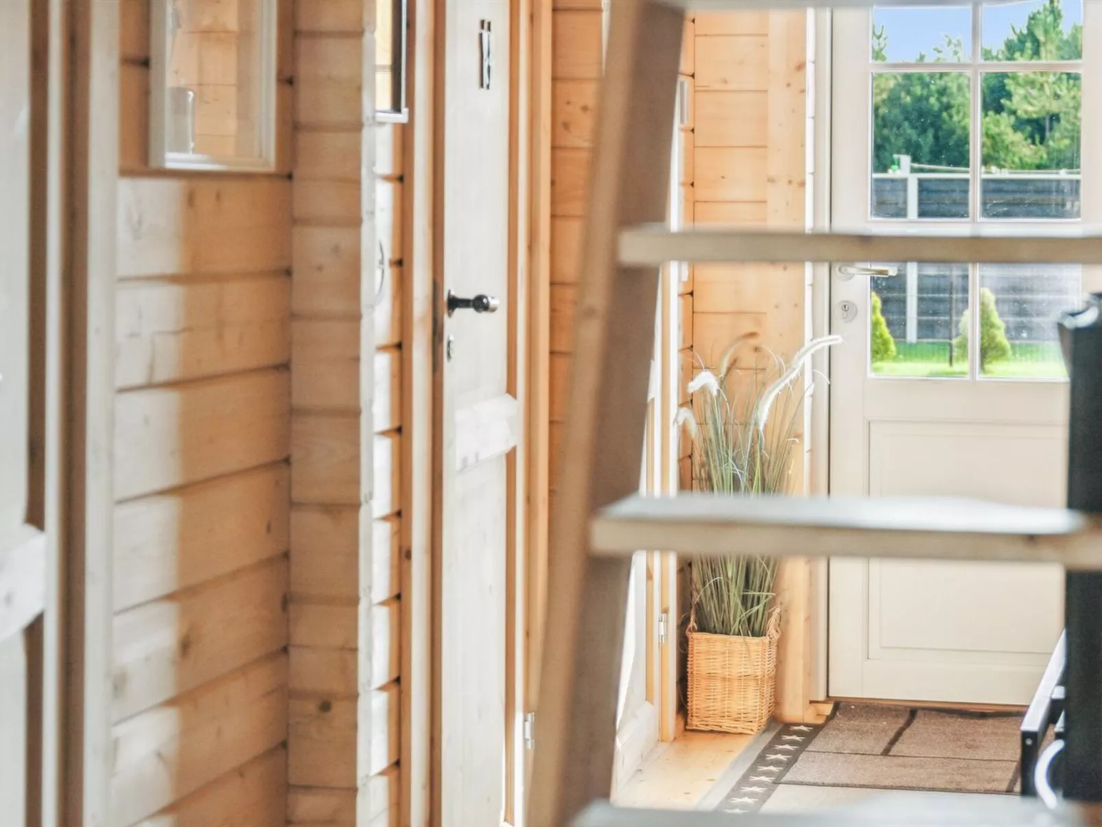 "Vicktoria" - 1.5km from the sea-Binnen