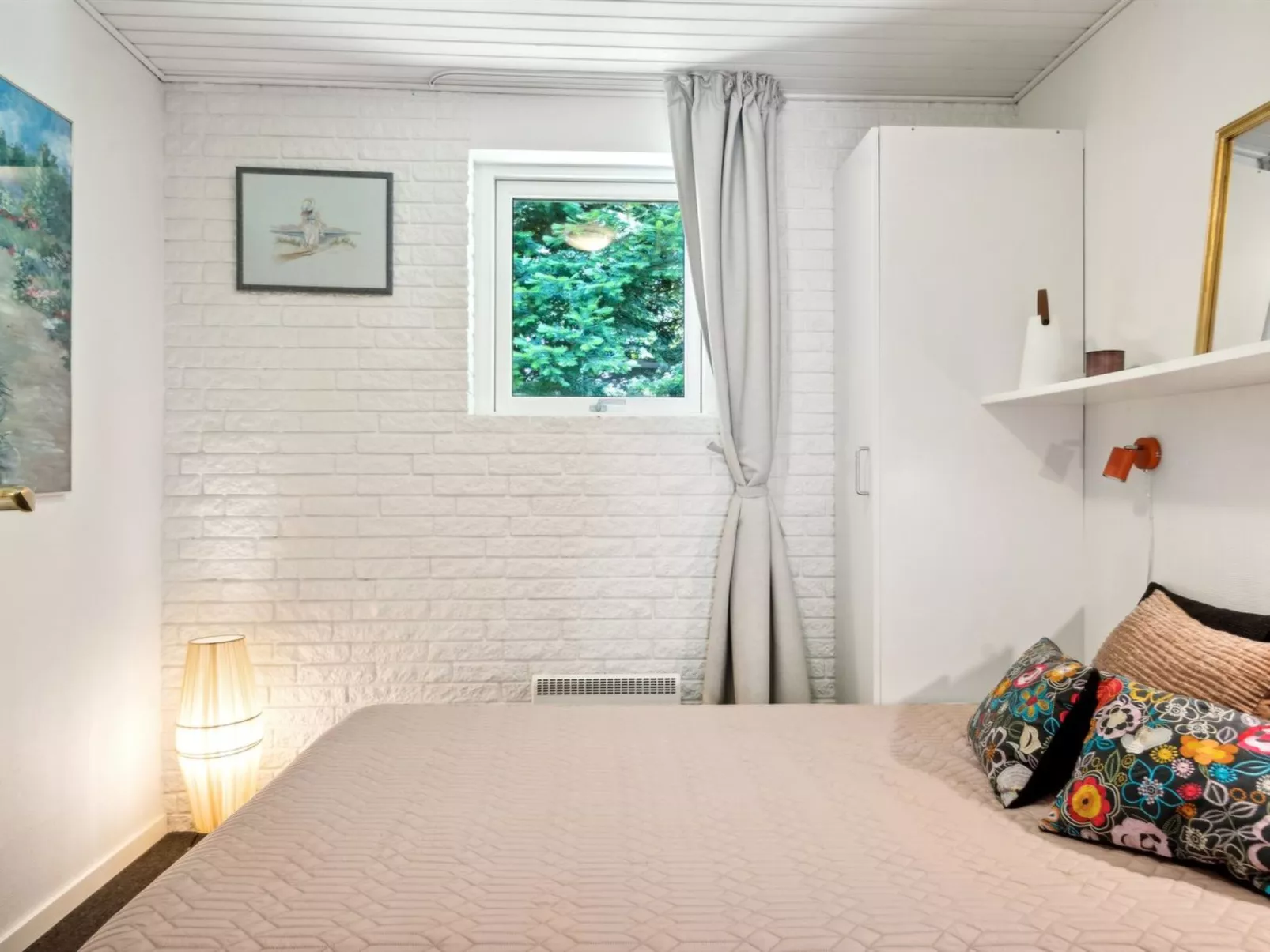 "Ingebrit" - 7km from the sea-Binnen