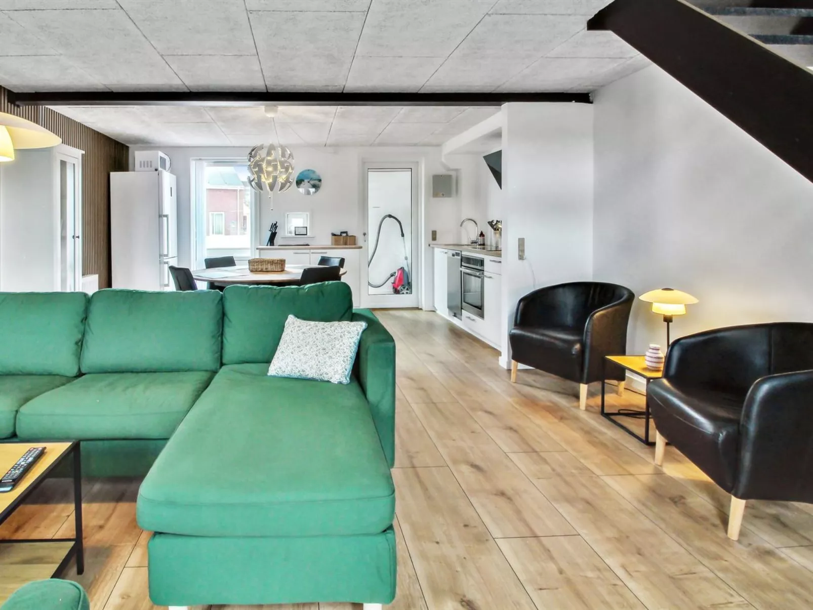 "Ilka" - 2.3km from the sea-Binnen