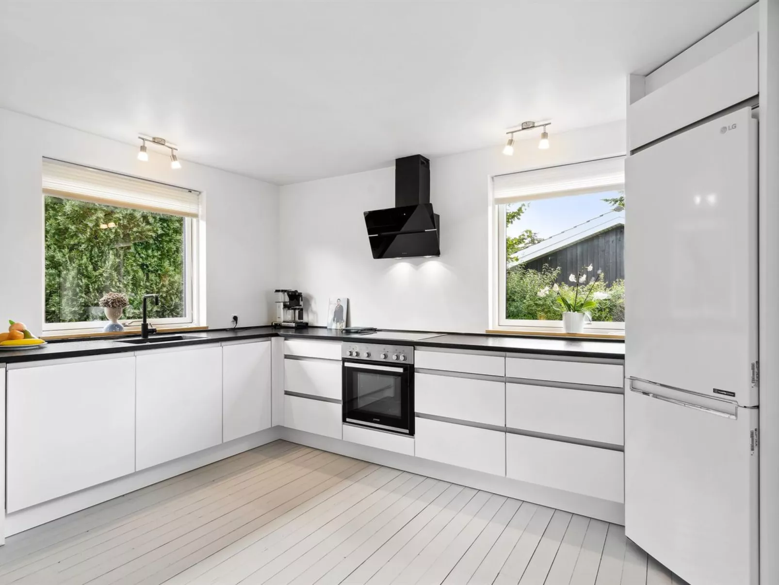 "Henric" - 500m from the sea-Binnen