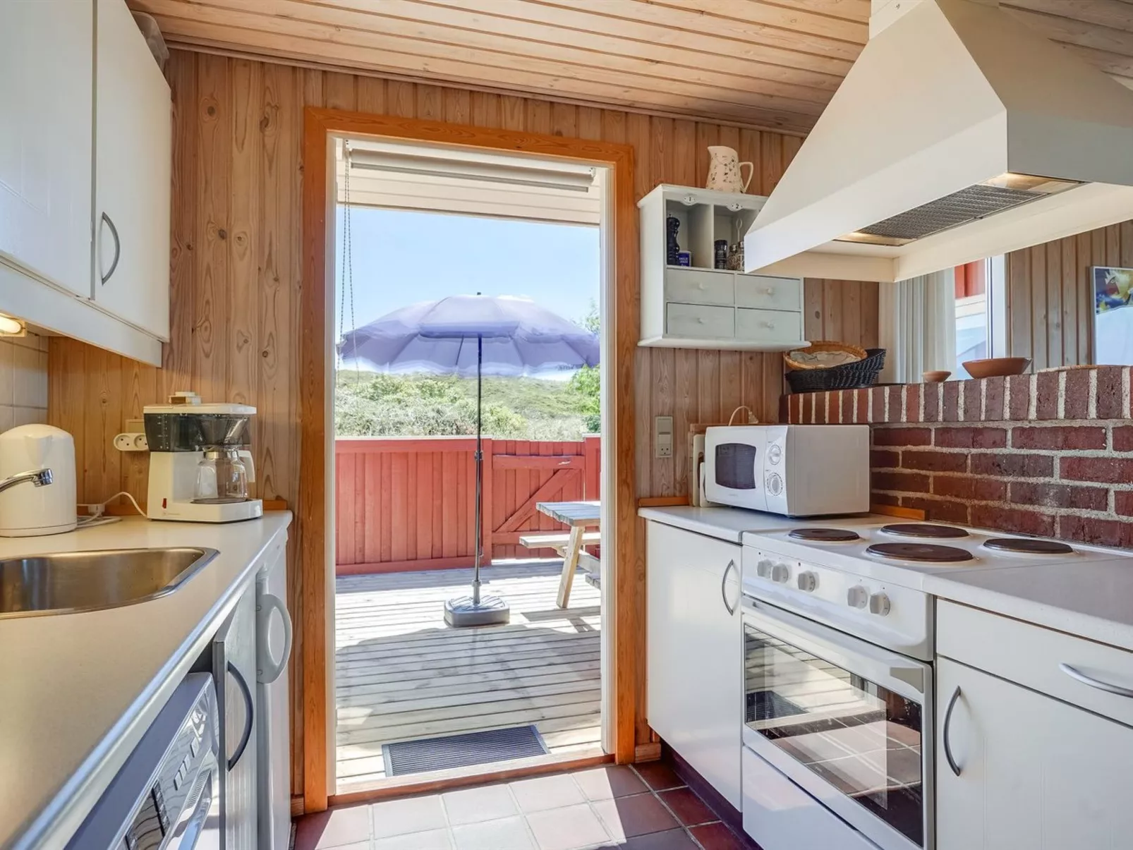 "Kirsten" - 800m from the sea-Binnen