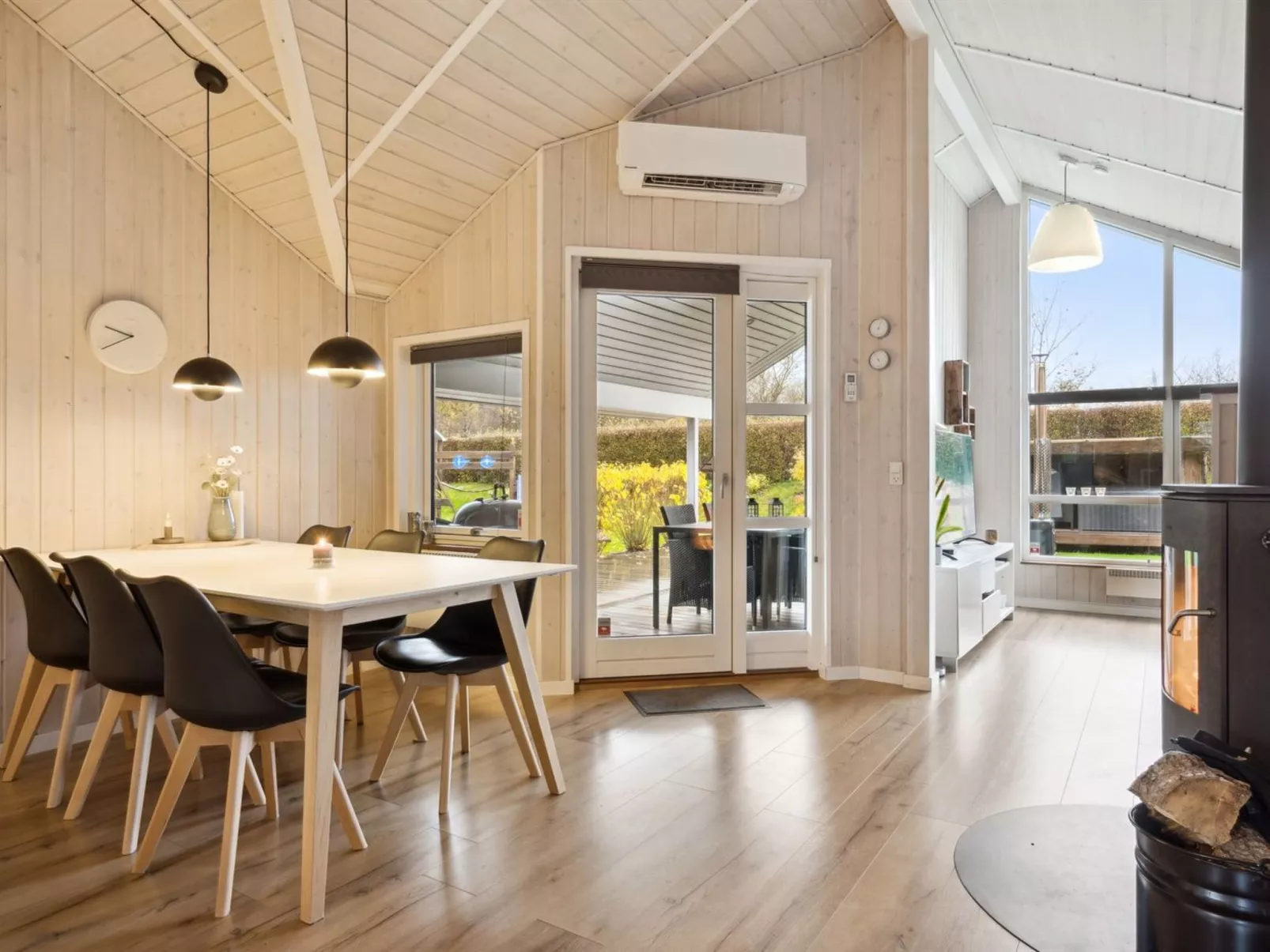 "Alpa" - 600m from the sea-Binnen