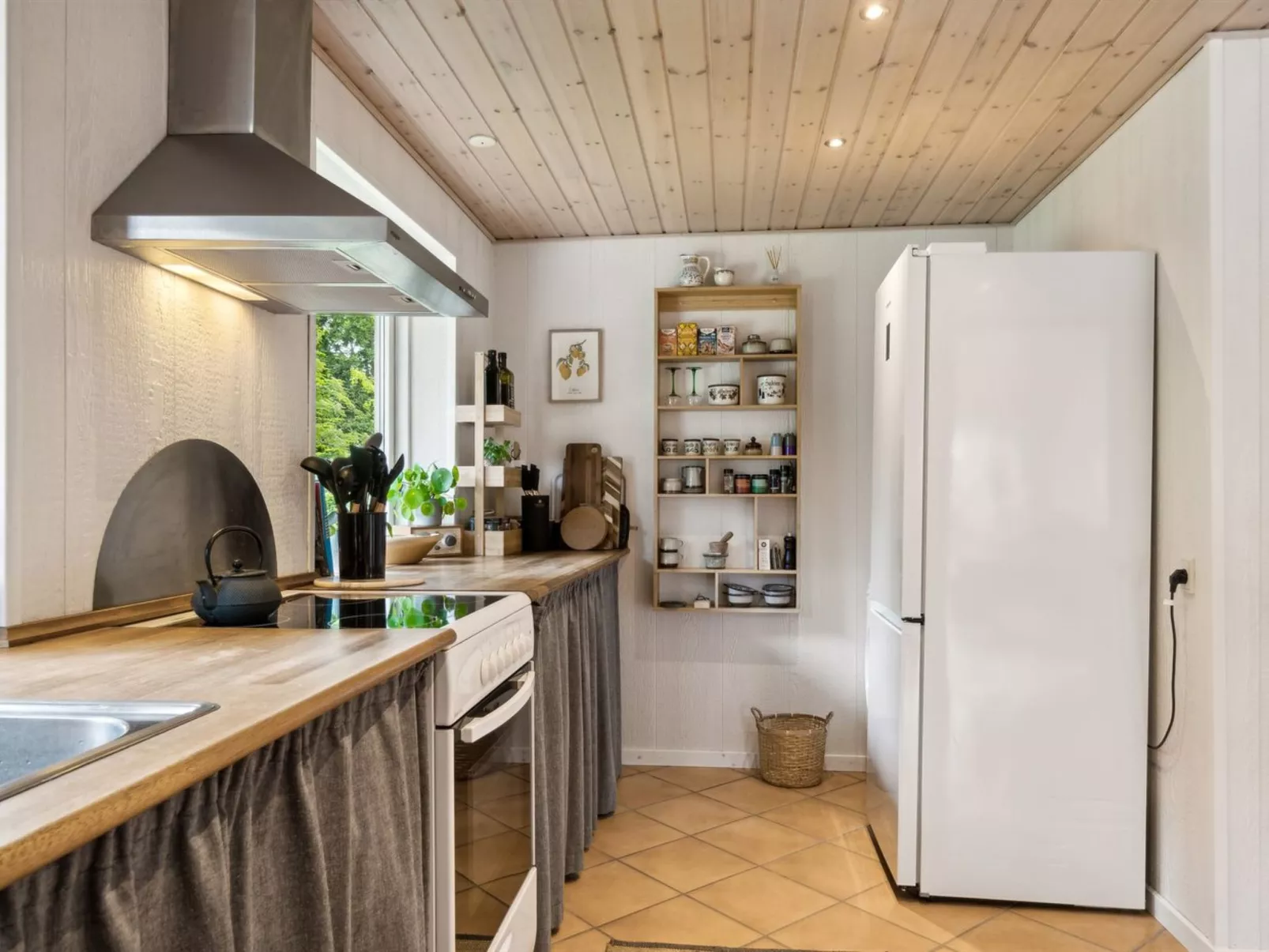 "Lenaya" - 1km from the sea-Binnen