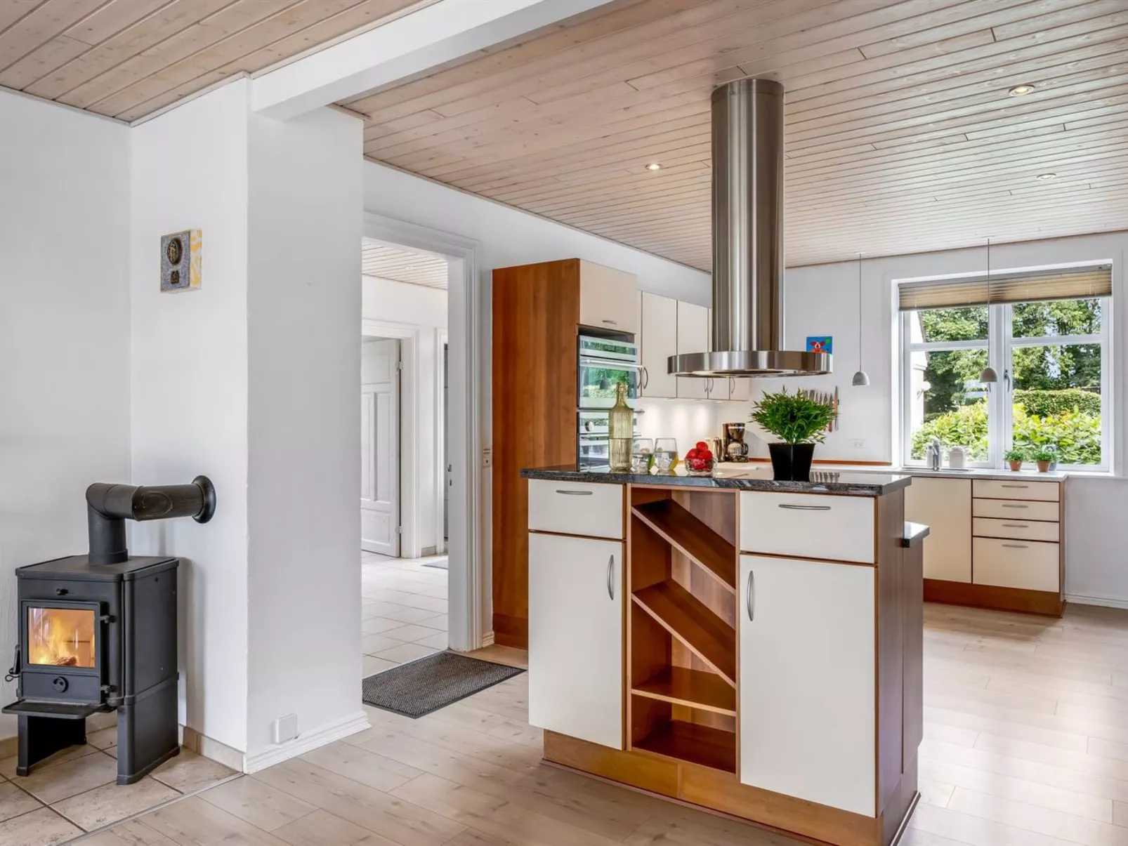 "Amma" - 21km from the sea-Binnen