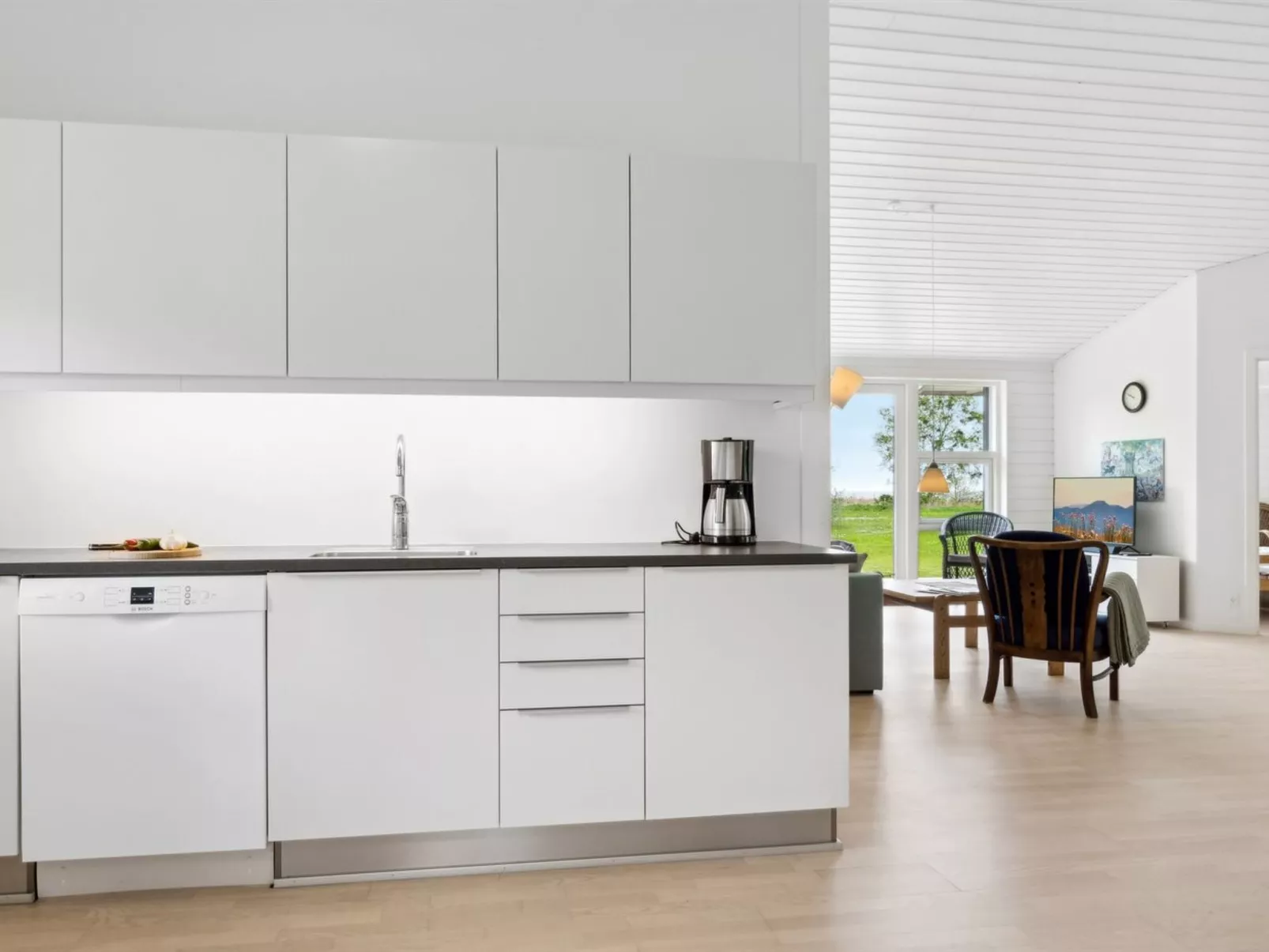 "Majvor" - 200m from the sea-Binnen