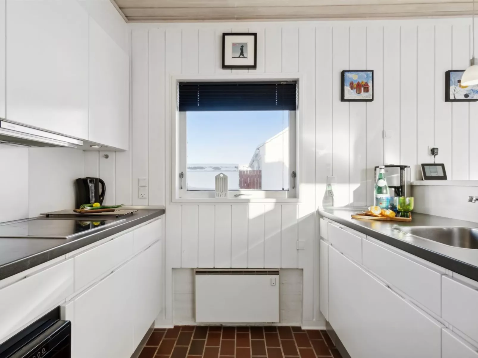 "Leny" - 900m from the sea-Binnen