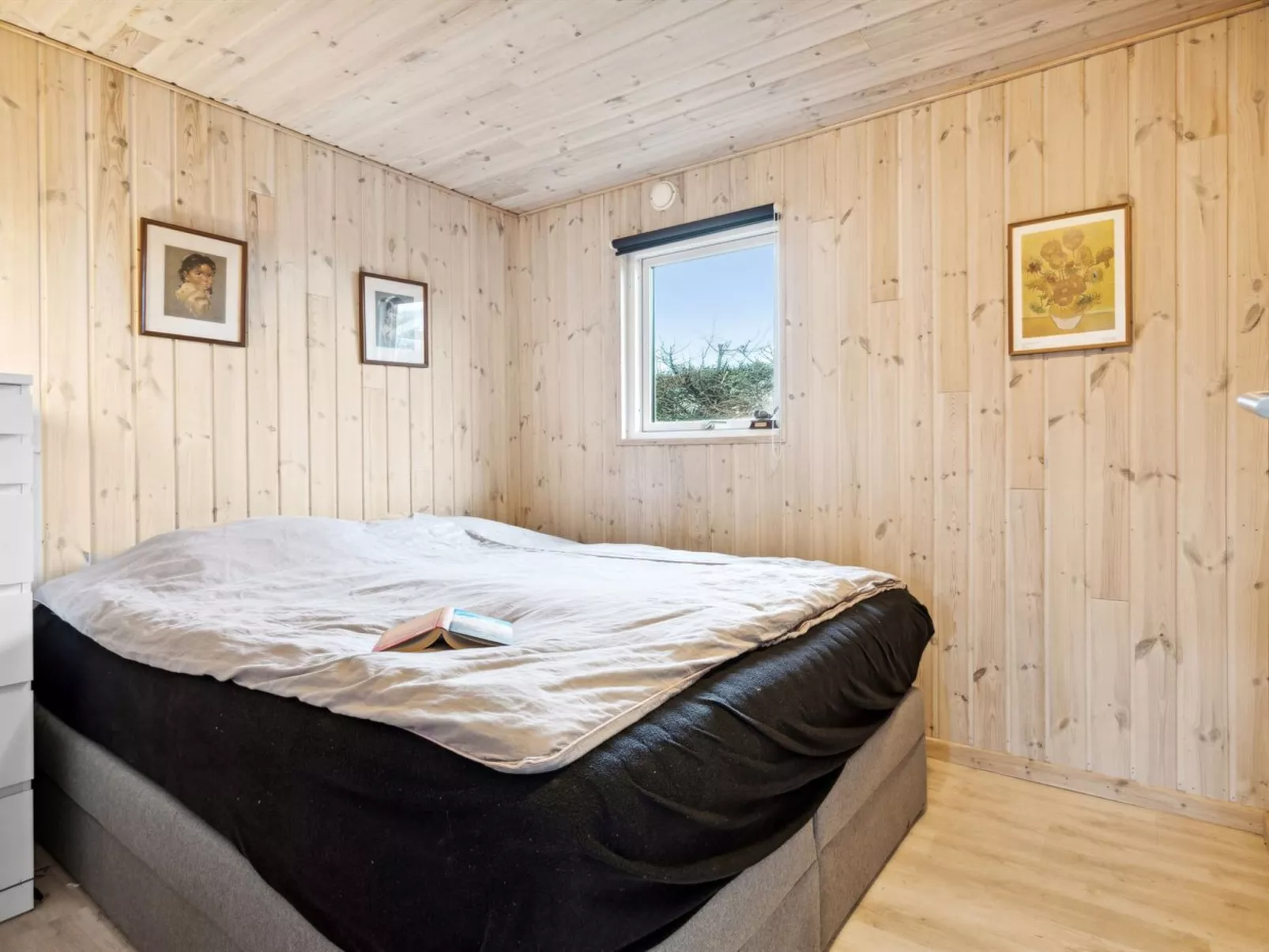 "Ritha" - 175m from the sea-Binnen