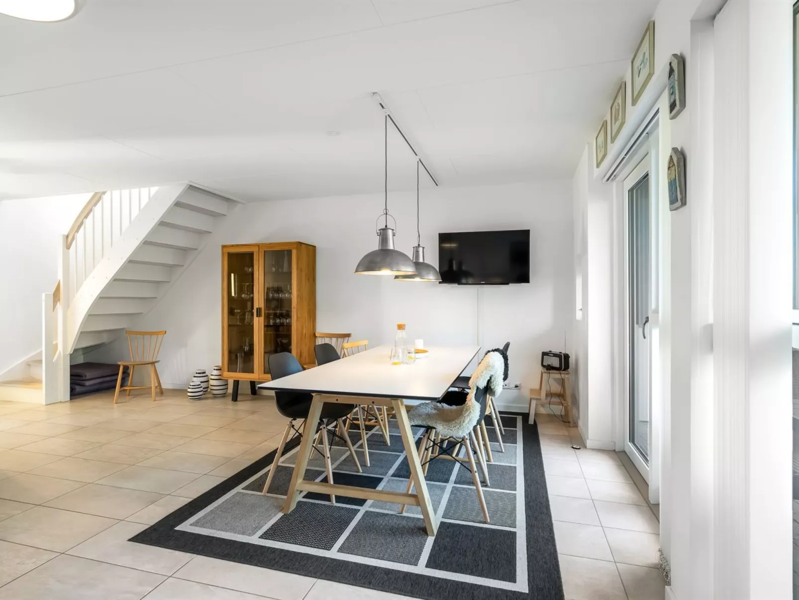 "Flugha" - 600m from the sea-Binnen